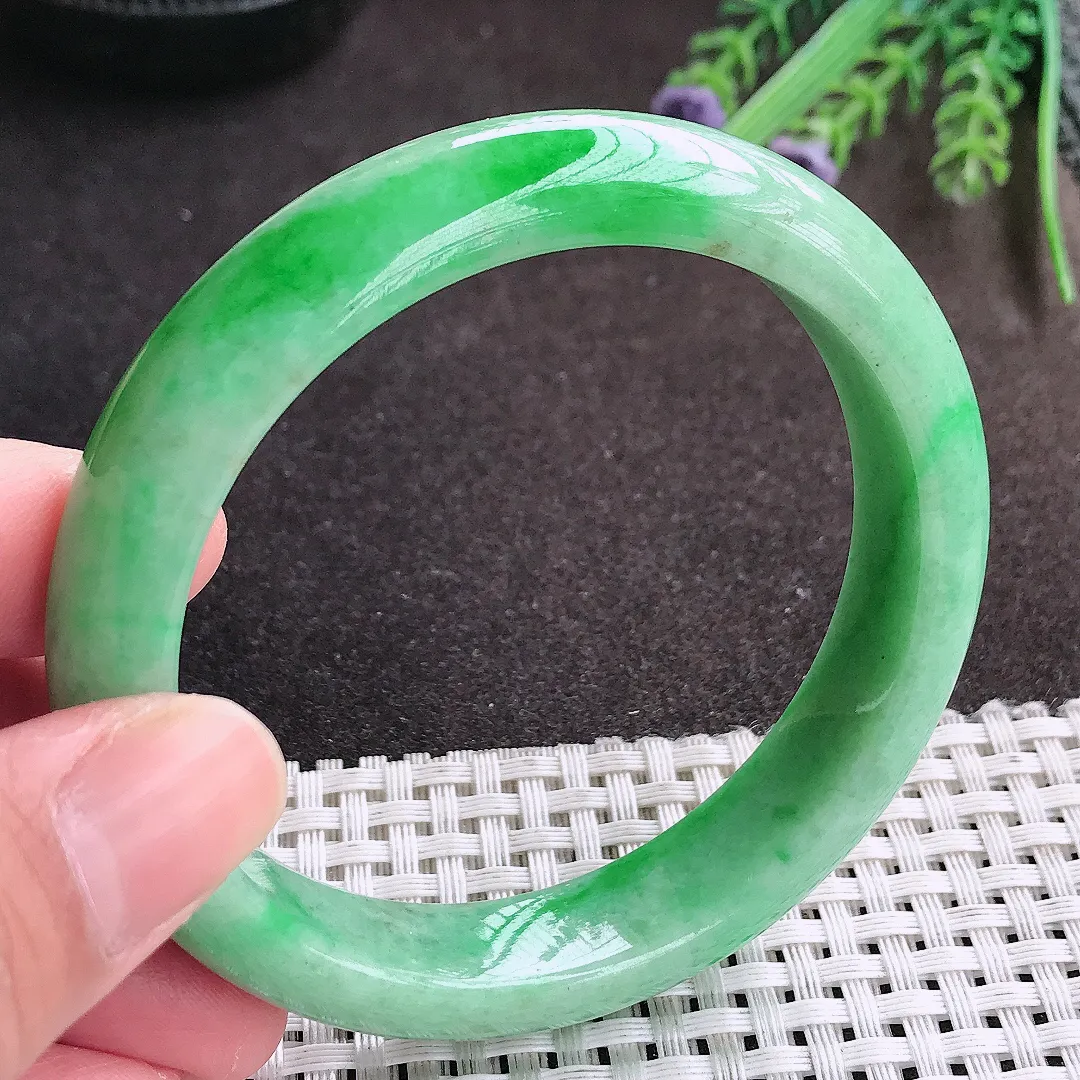 实拍A货翡翠58.8/12.8/8.4老坑精美满绿阳绿手镯宽边翡翠玉镯女款