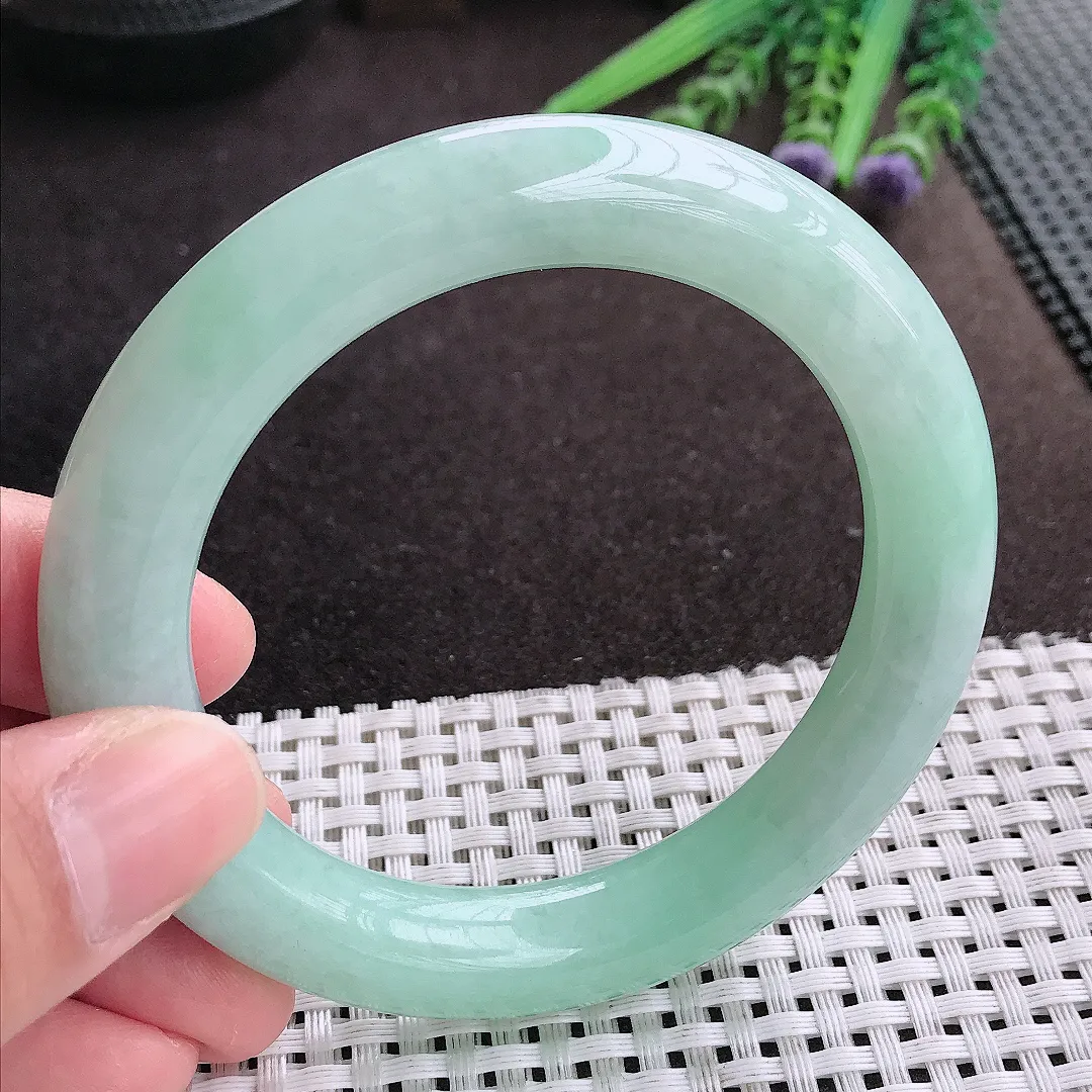 实拍A货翡翠57/11老坑秀气冰润满色冰晴圆条手镯翡翠玉镯女款