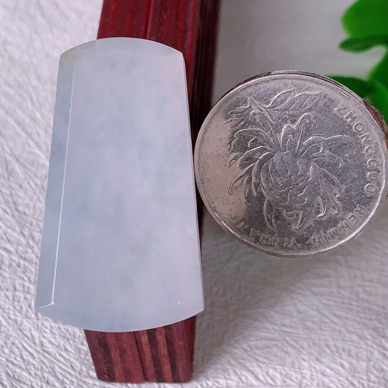 自然光实拍，水润翡翠平安无事牌吊坠，平平安安，无事牌翠色灵动，佩戴平安时尚！#42.19