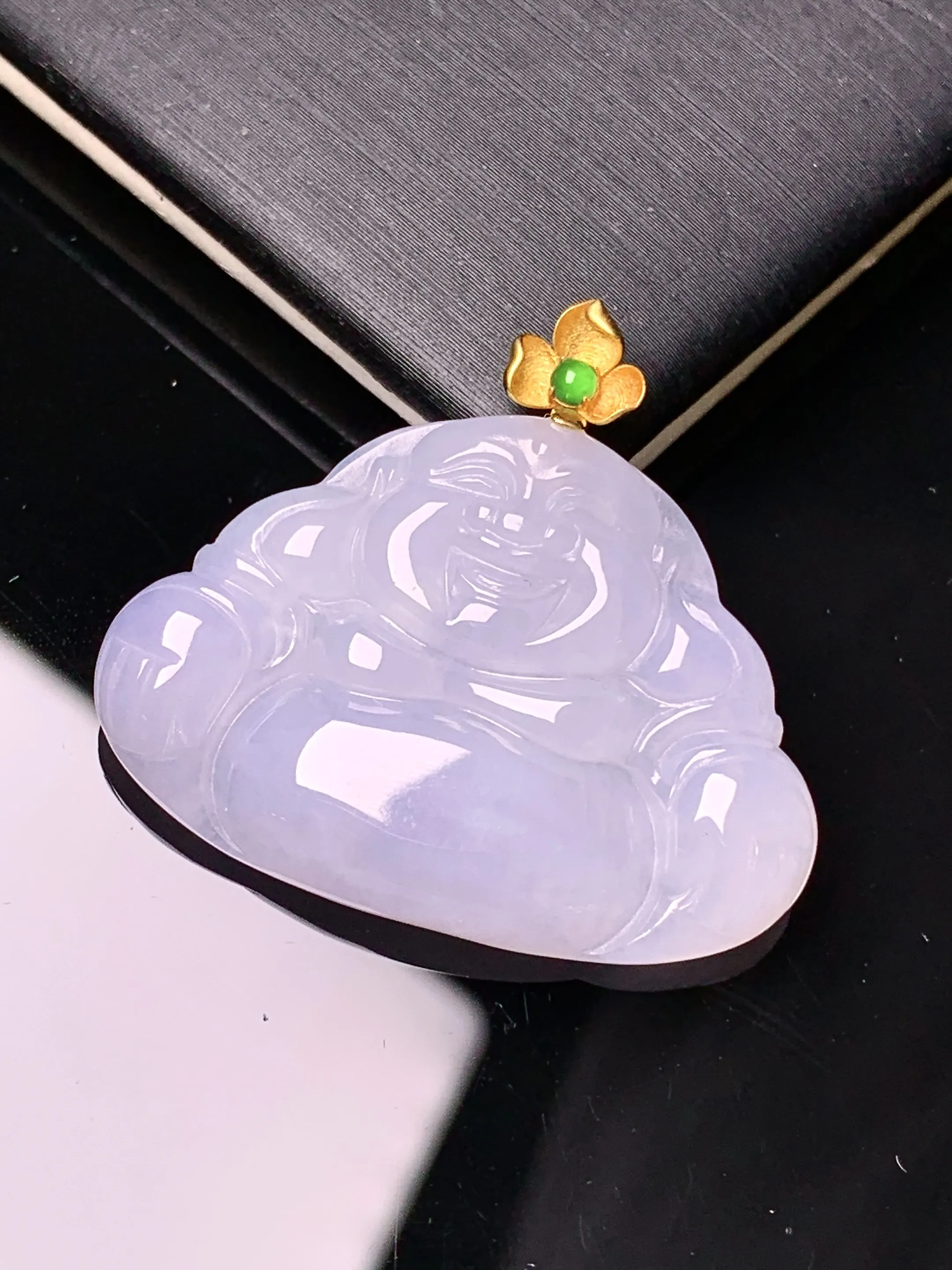 18k金镶嵌淡紫罗兰佛公吊坠 玉质细腻 色泽清新艳丽 整体尺寸28.8*32*4.3