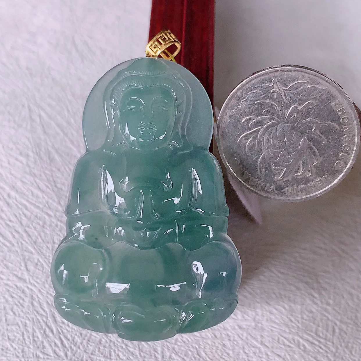 18K金镶嵌冰种满色翡翠观音菩萨吊坠，赐福翡翠观音，观音面相端庄，品相佳，佩戴气质！#35.19