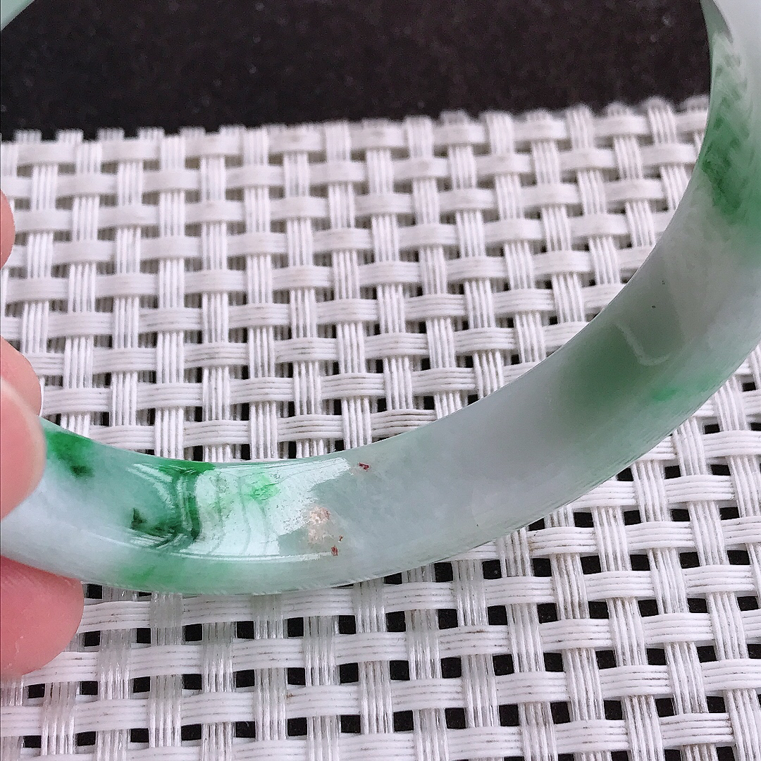 实拍A货翡翠55.5/11/8老坑精美温润飘阳绿手镯宽边翡翠玉镯女款