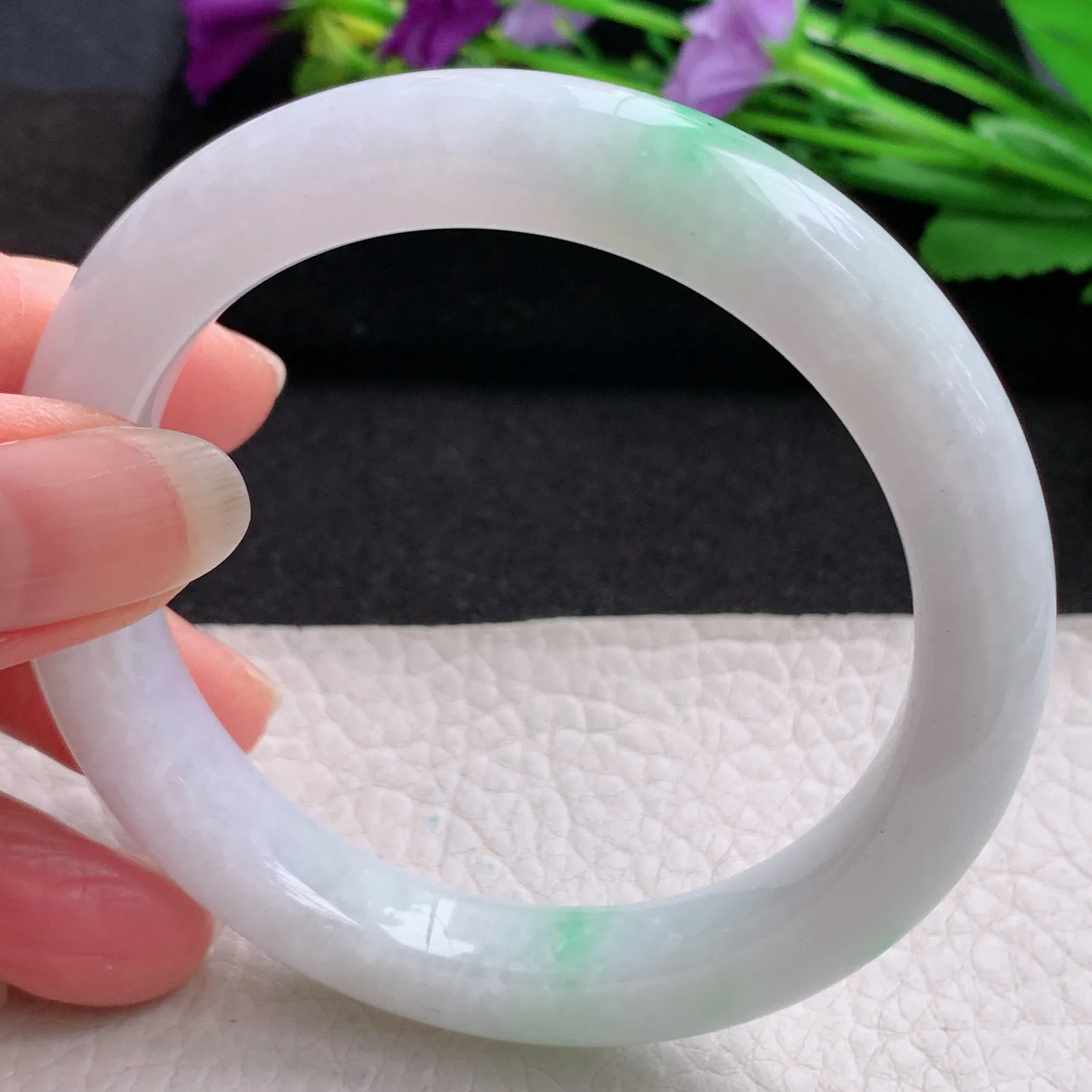 yh实拍57.5*10.5*9.5平安镯 缅甸翡翠精美白底青水润宽边玉手镯 玉手环