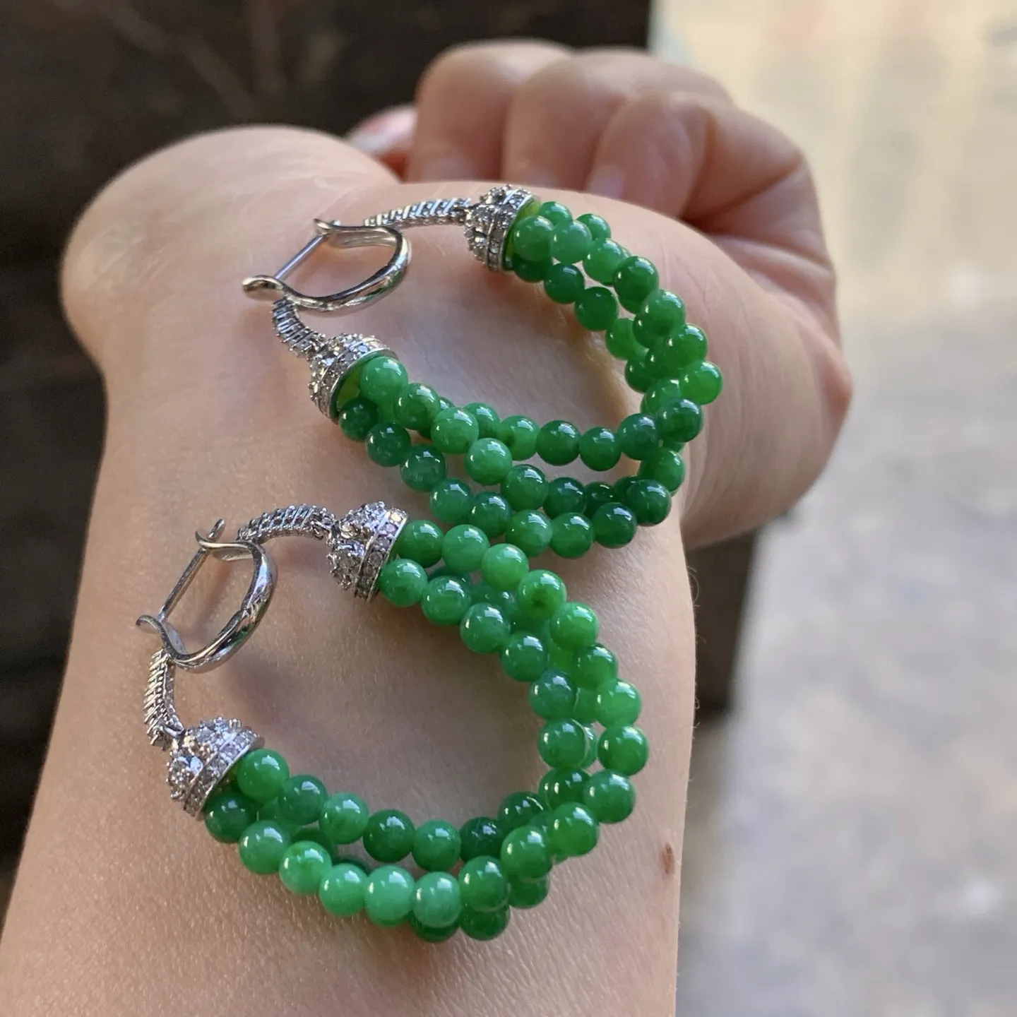 金钻镶嵌辣绿色耳坠^_^鲜艳 浓郁 尺寸3.5