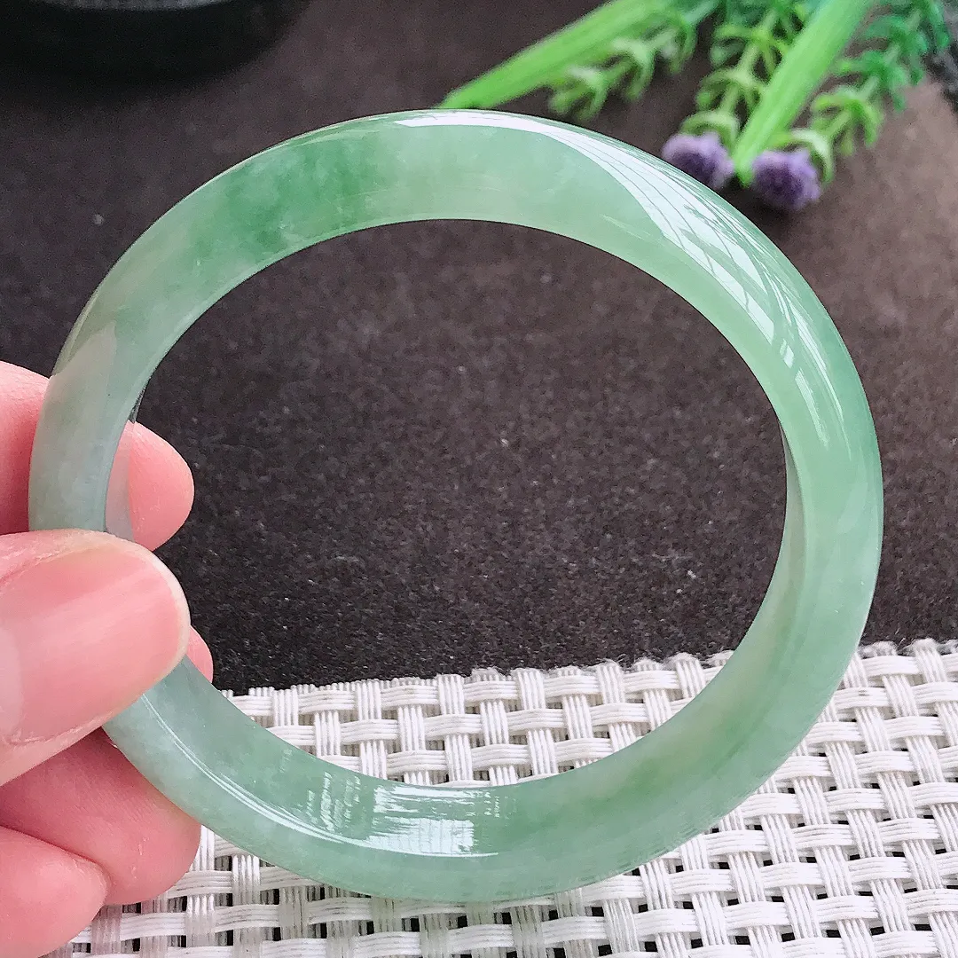 实拍A货翡翠57/12.5/7.3老坑冰胶水灵冰晴满绿手镯宽边翡翠玉镯女款