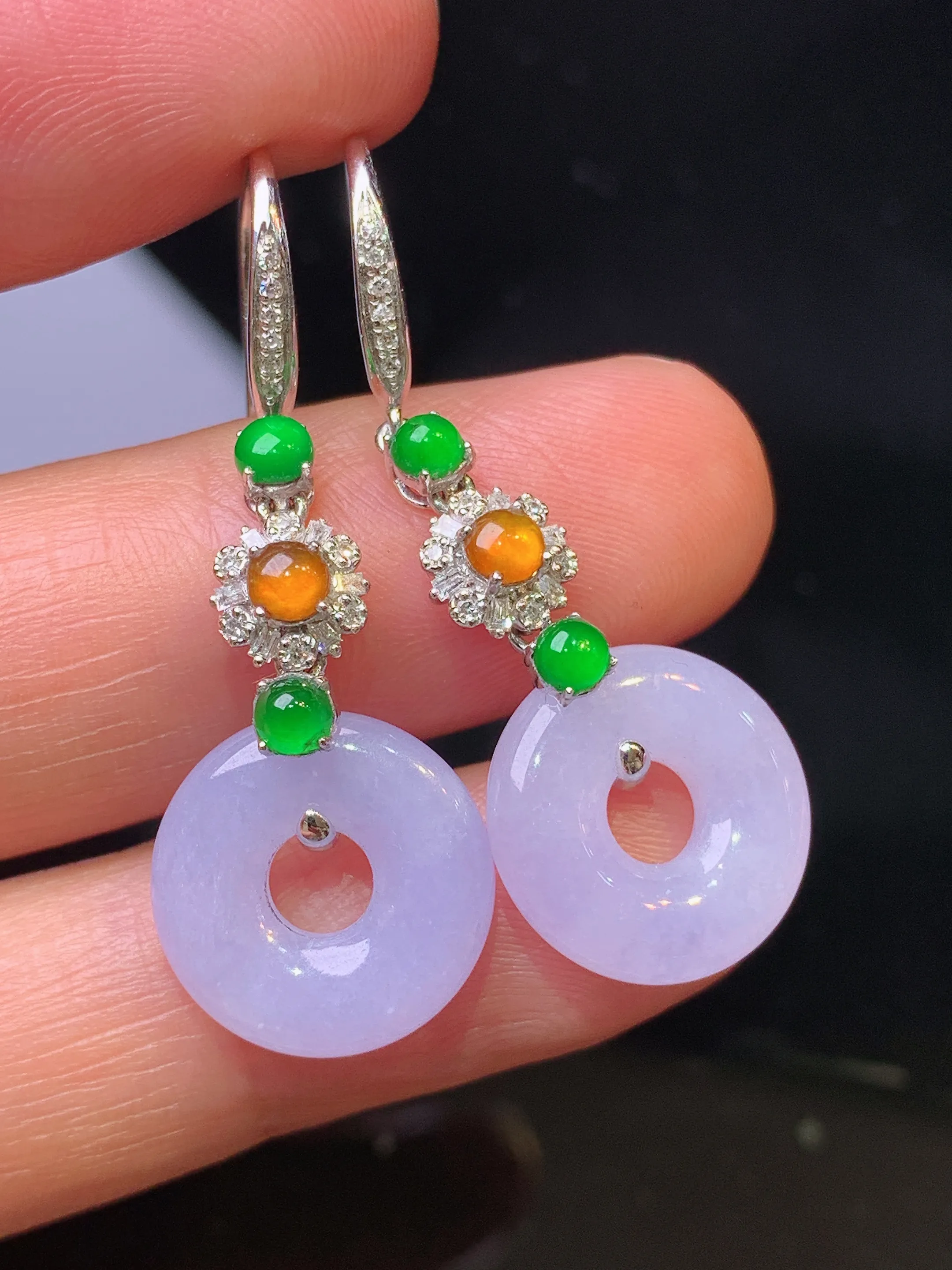 18k金钻镶嵌紫罗兰平安扣耳坠 玉质细腻 色泽清新艳丽 整体尺寸37.8*13.5*3.5