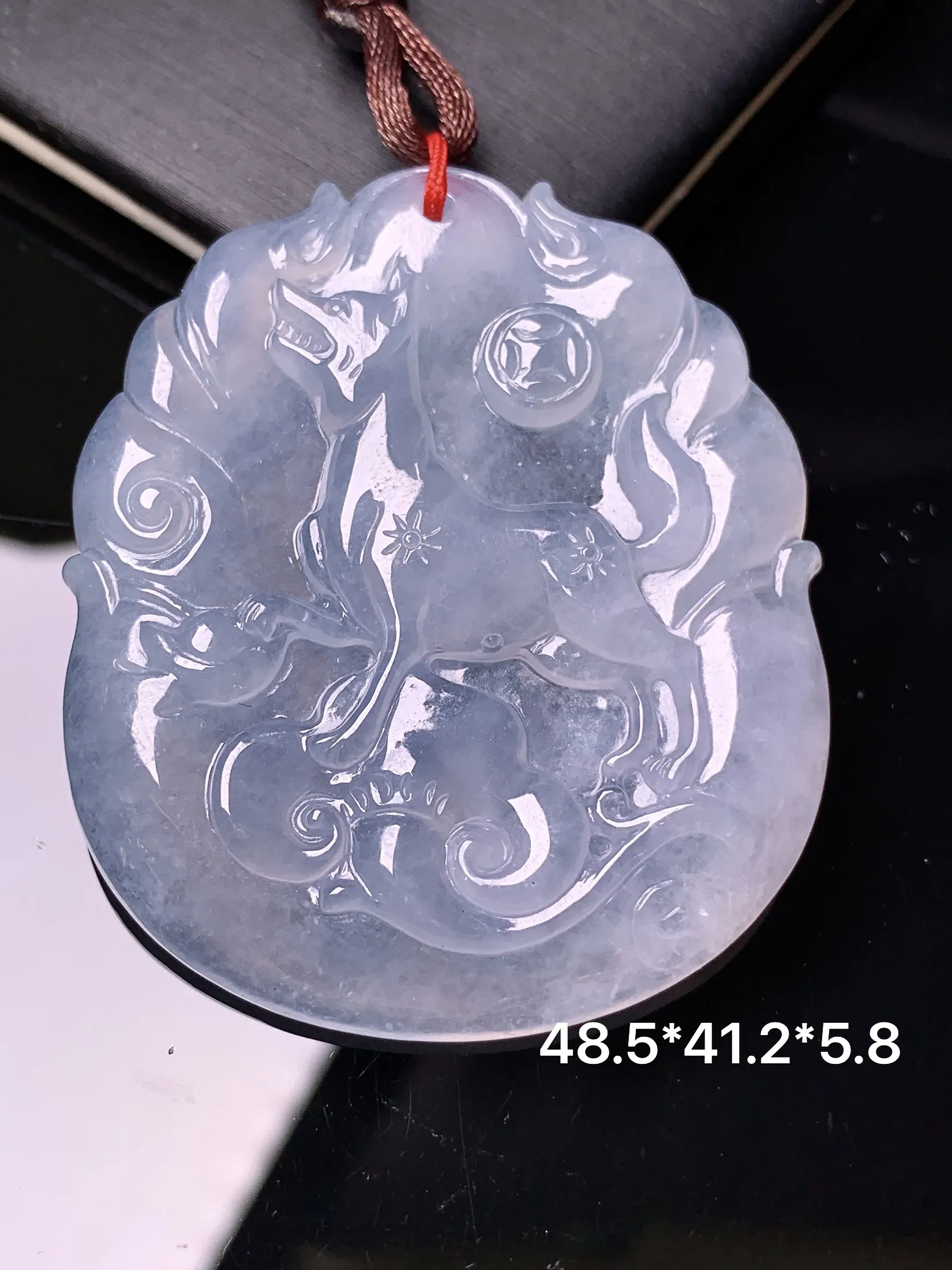 冰种生肖狗牌吊坠 玉质细腻 色泽清新艳丽 整体尺寸48.5*41.2*5.8