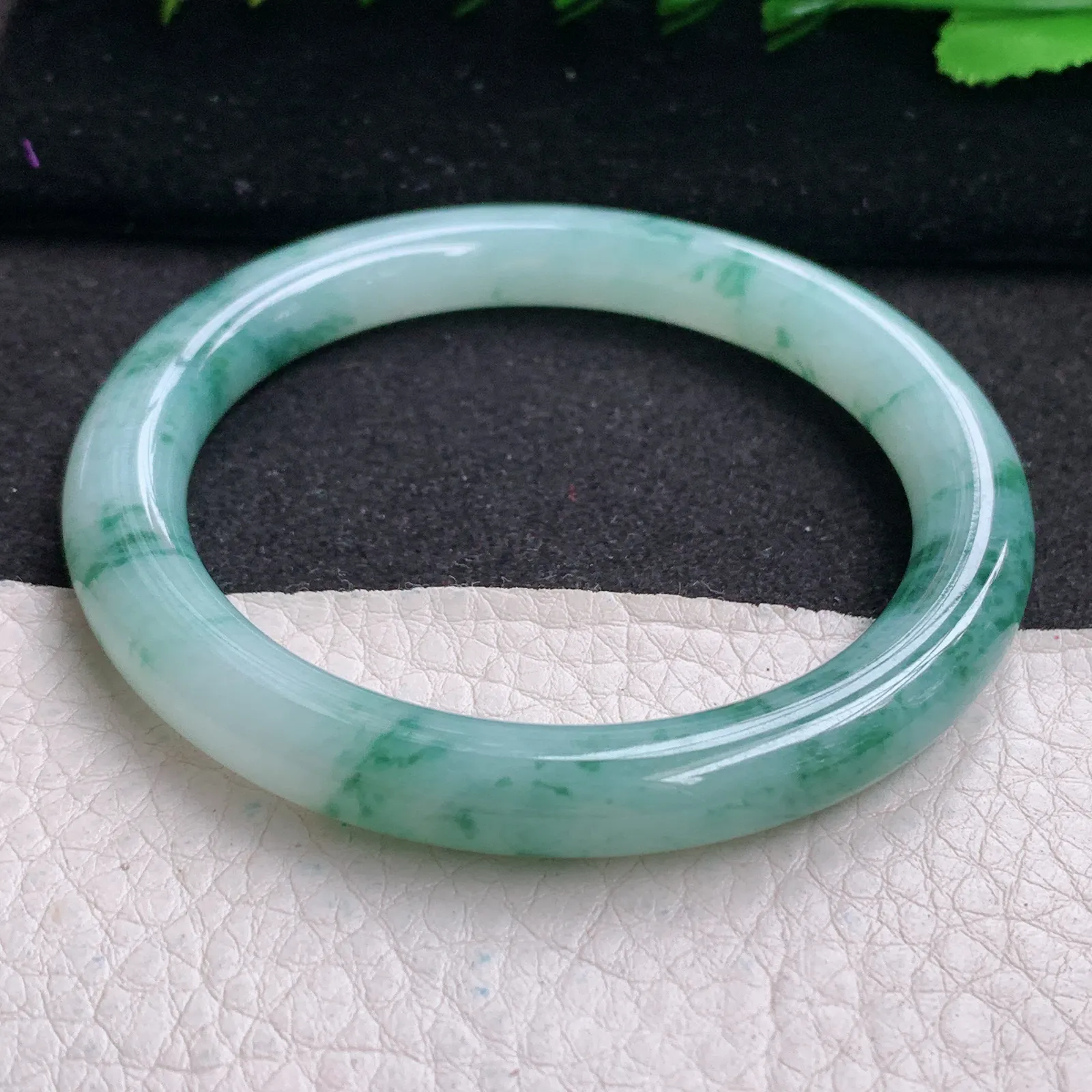 p实拍56*8.5*9美人镯 缅甸翡翠精美冰飘花圆条玉手镯 玉手环