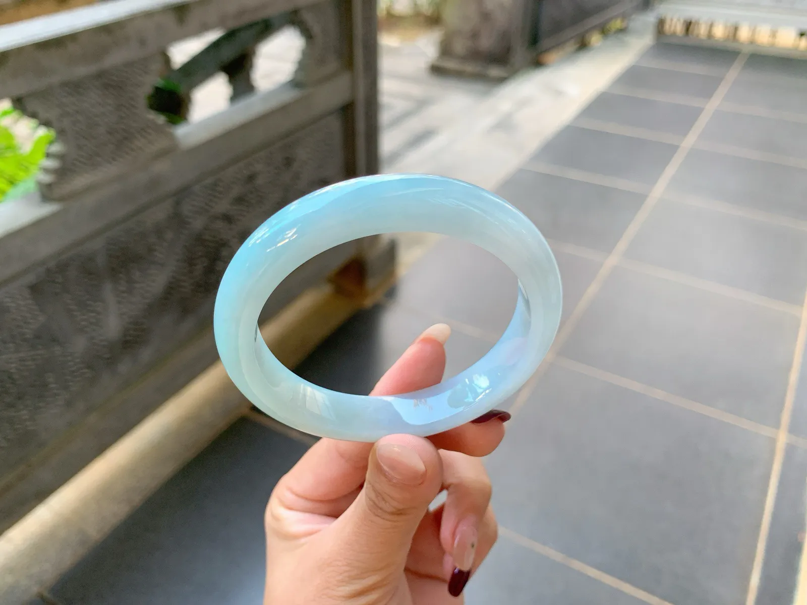 🩶｜59圈口
冰蓝晴，冰冰润润的，底妆细腻干净，与蓝天相伴
编号【01-20-10】