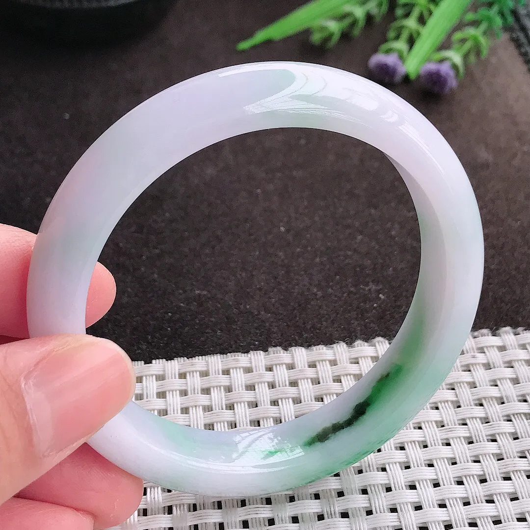 实拍A货翡翠56/11.8/8.3老坑秀气飘绿手镯宽边翡翠玉镯女款