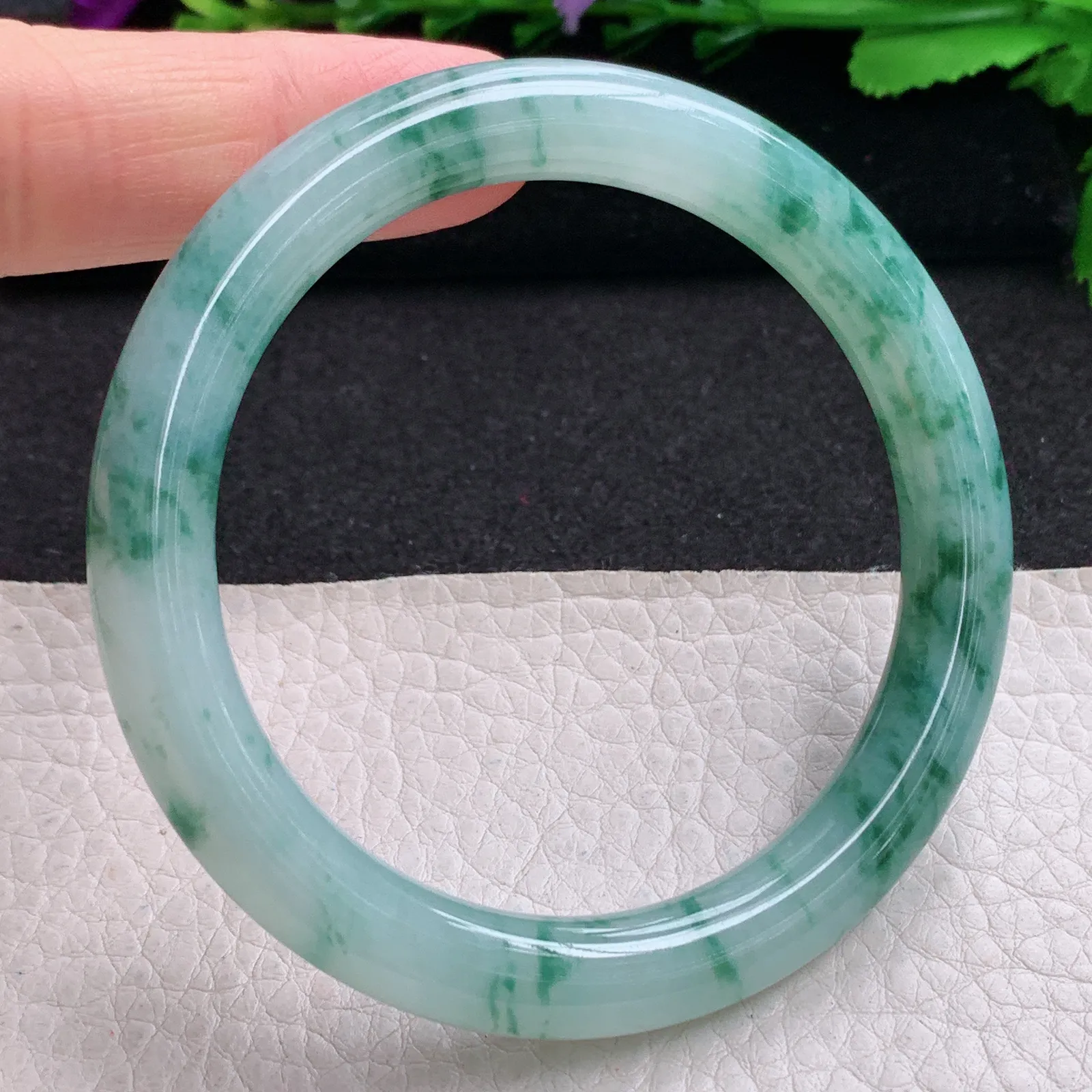 p实拍56*8.5*9美人镯 缅甸翡翠精美冰飘花圆条玉手镯 玉手环