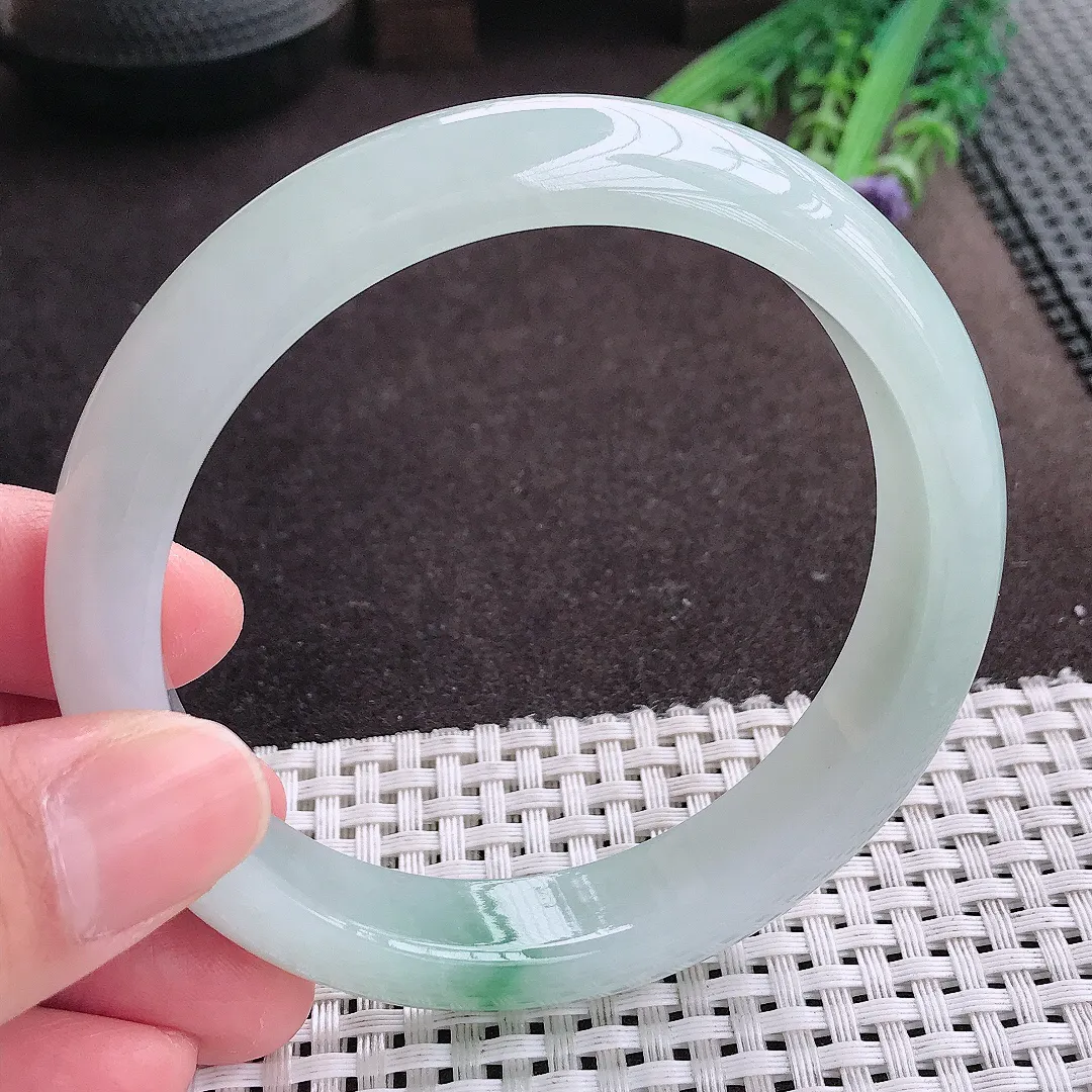 实拍A货翡翠63/12.6/8.6大圈口老坑冰胶水灵飘花手镯宽边翡翠玉镯女款
