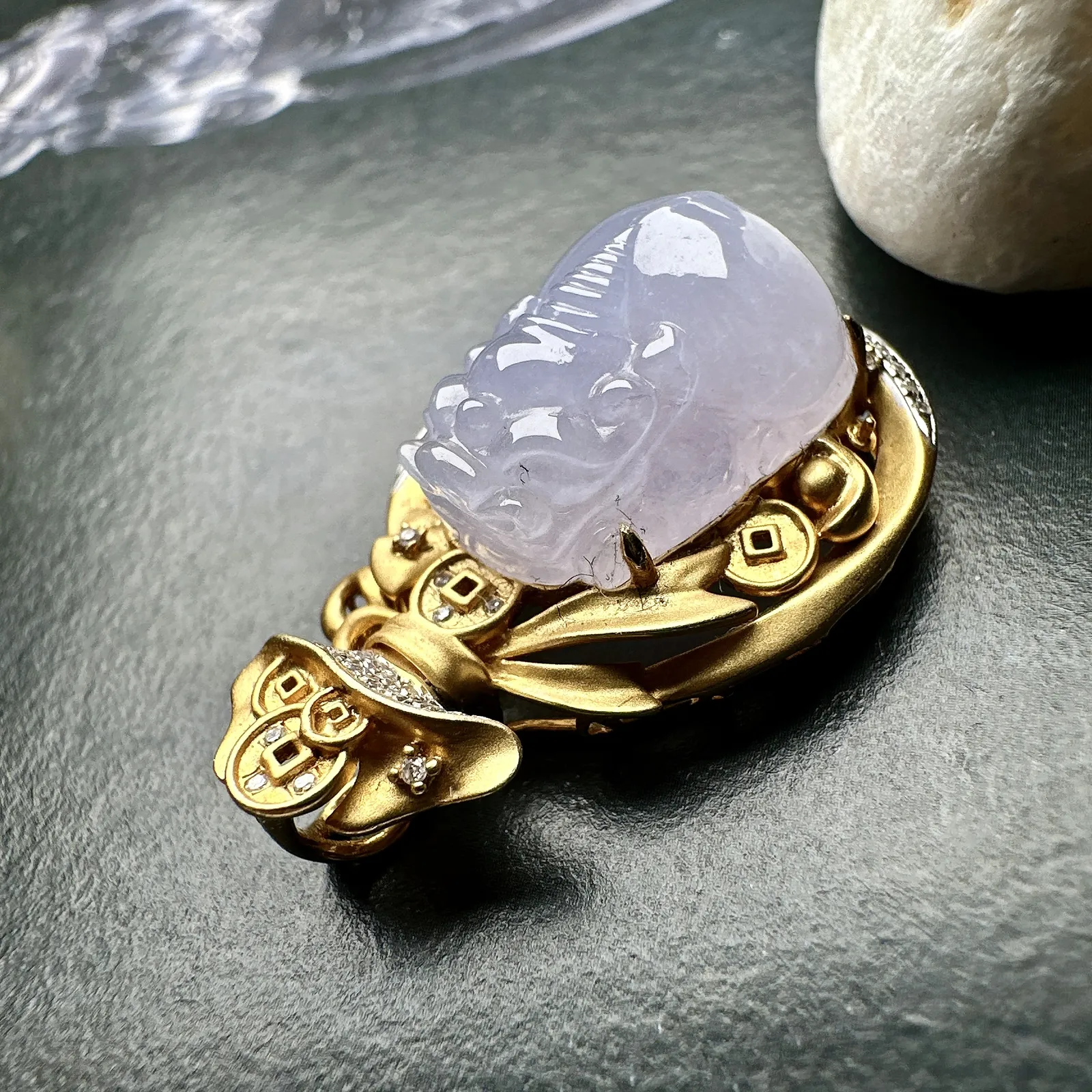 【冰种紫貔貅吊坠】质地细腻，光泽度不错，招财神兽，18k金钻镶嵌，裸石尺寸17.6*13.3*8.2毫米