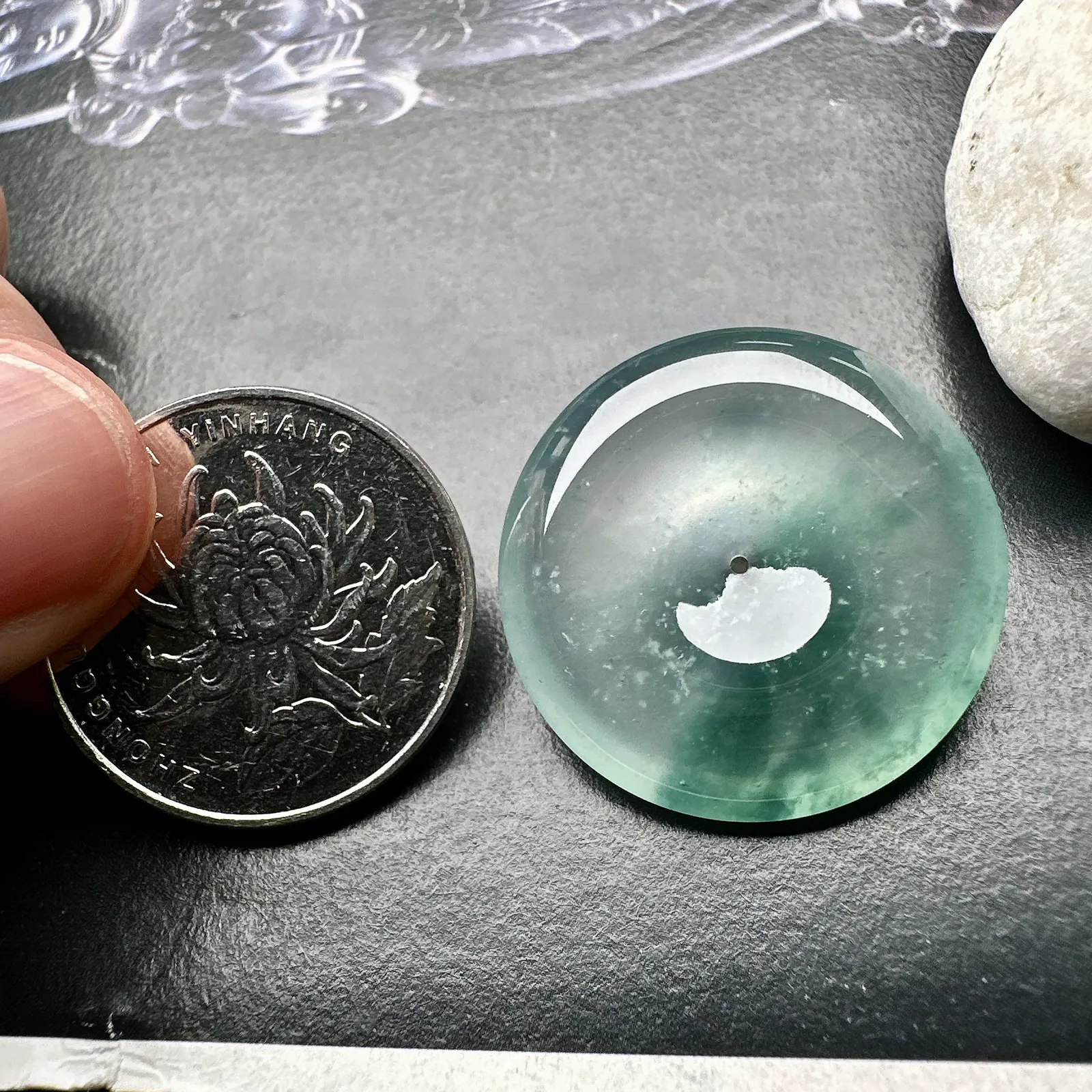 【冰种飘花平安扣】质地细腻冰润，品质很好，冰感十足，胶感明显，收藏品质