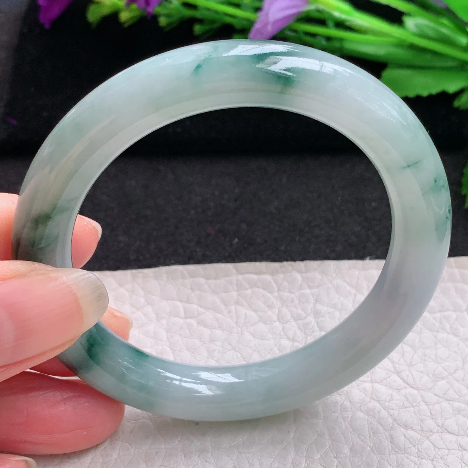 ee实拍53*10*9美人镯 缅甸翡翠精美飘花灵动圆条玉手镯 美人镯