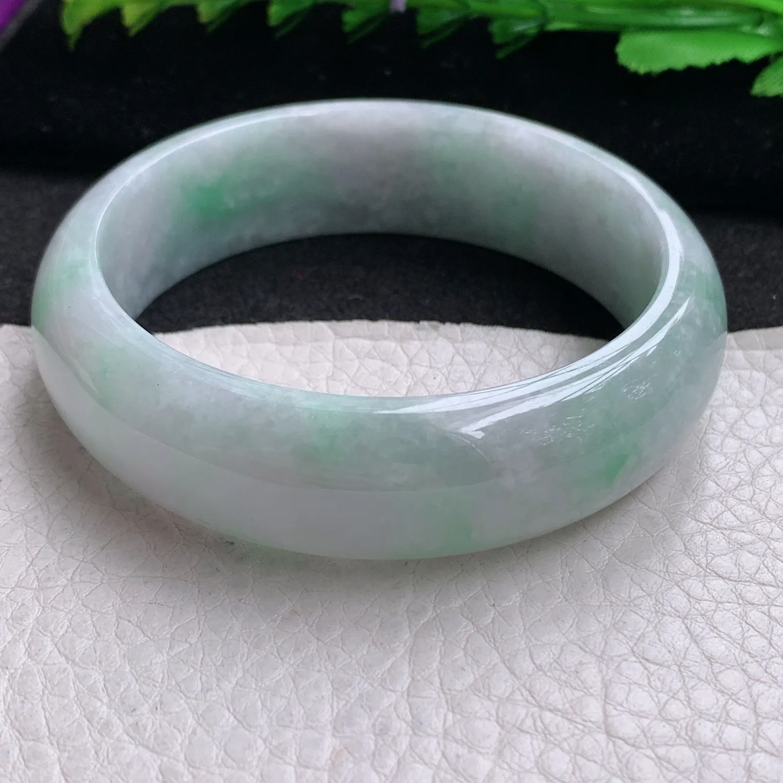 js实拍58.5*17.3*7.6轮胎镯 缅甸翡翠精美淡春带彩宽边玉手镯 玉手环