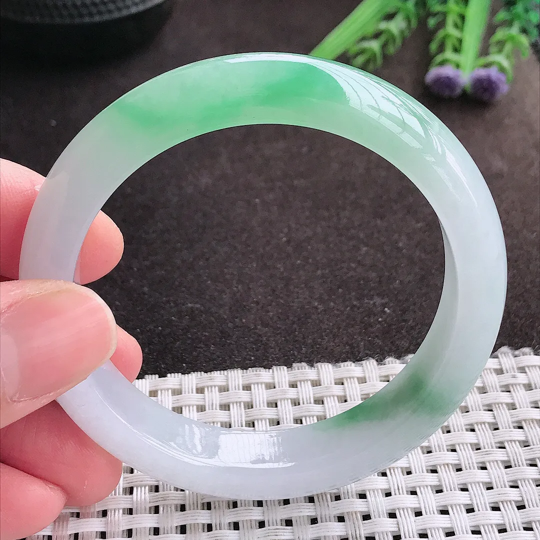 实拍A货翡翠55/12/8.1老坑冰胶水灵冰晴甜绿手镯宽边翡翠玉镯女款