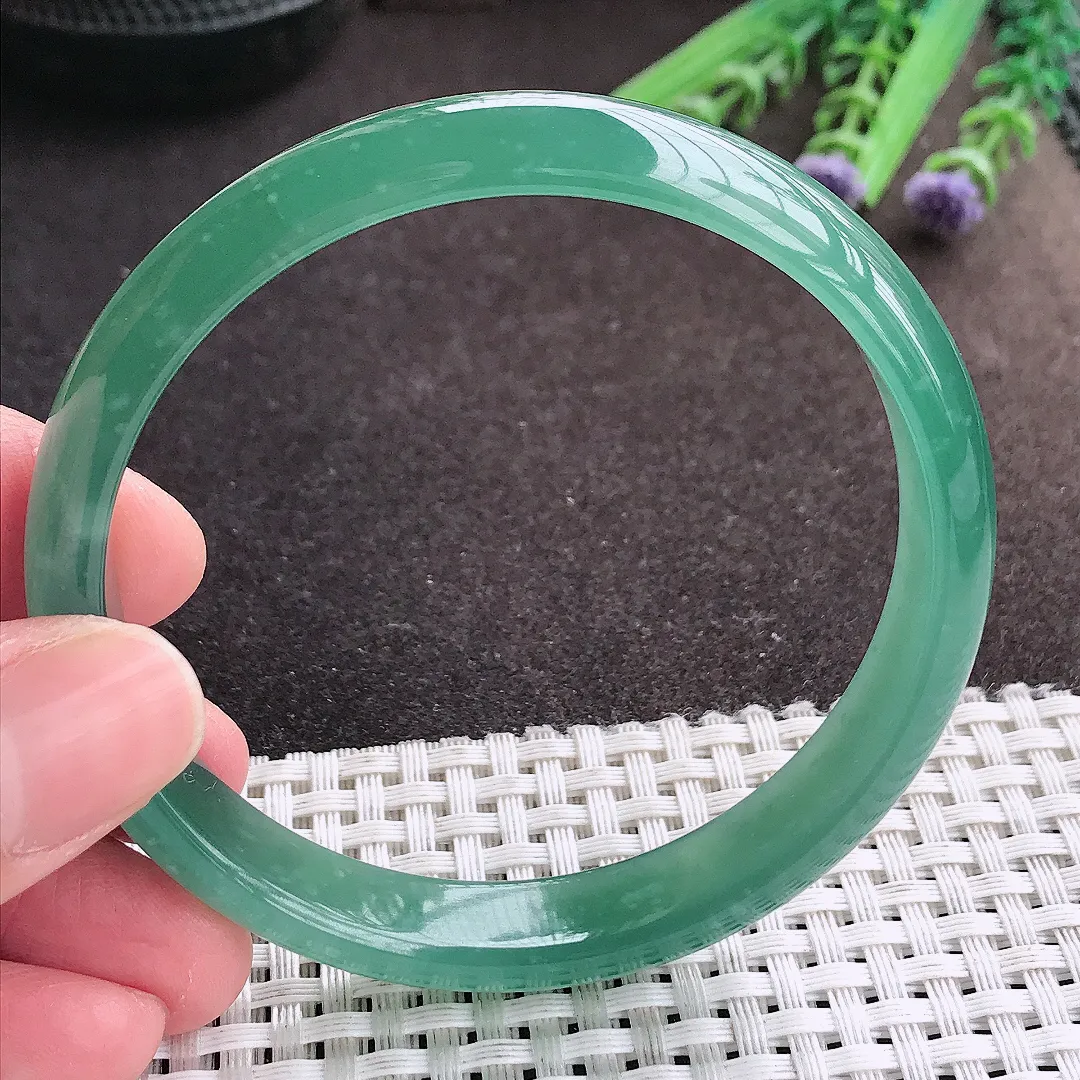 实拍A货翡翠61.5/11.8/6.2老坑冰胶果冻满色蓝韵手镯宽边翡翠玉镯女款