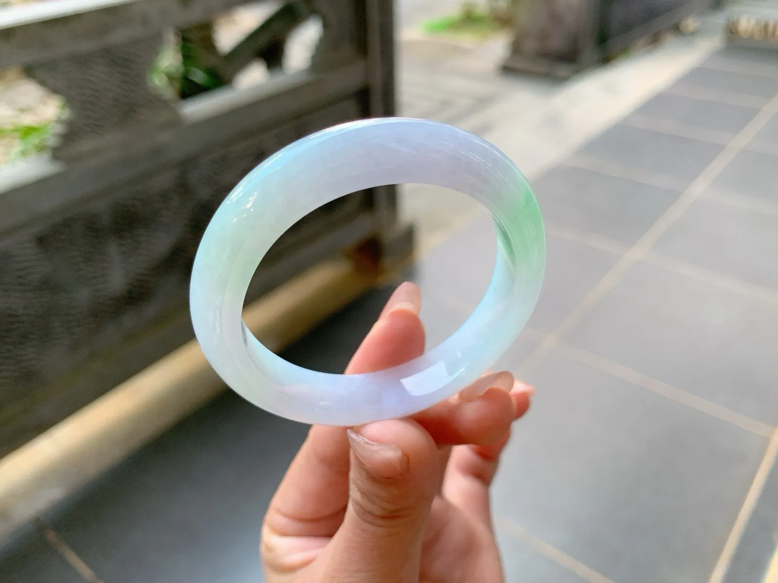 ｜54圈口
冰春彩贵妃手镯，颜色清雅高贵，知性迷人，冰冰润润的，