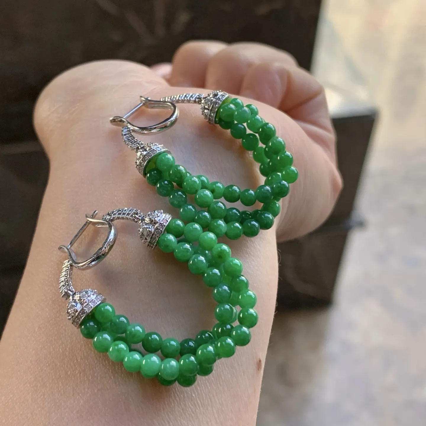 金钻镶嵌辣绿色耳坠^_^鲜艳 浓郁 尺寸3.5