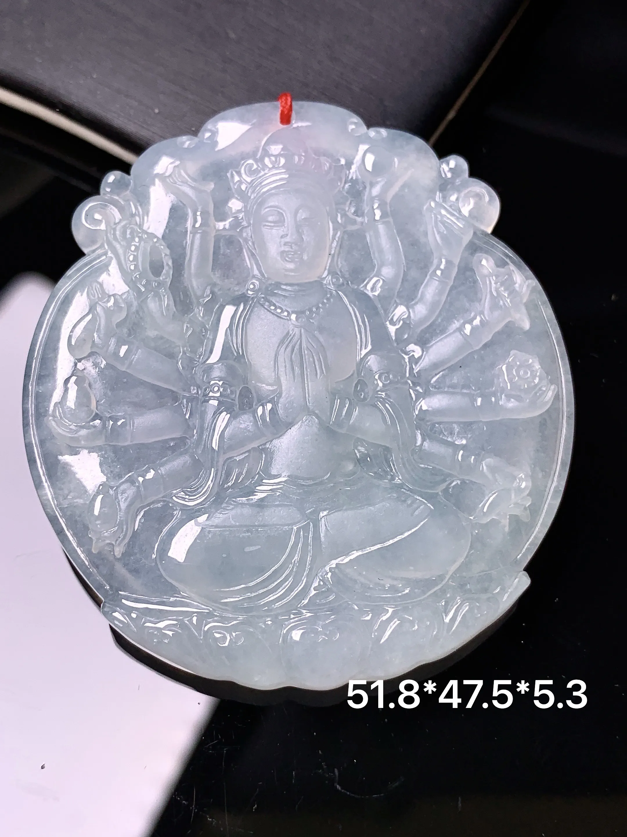冰种千手观音吊坠 玉质细腻 色泽清新艳丽 整体尺寸51.8*47.5*5.3