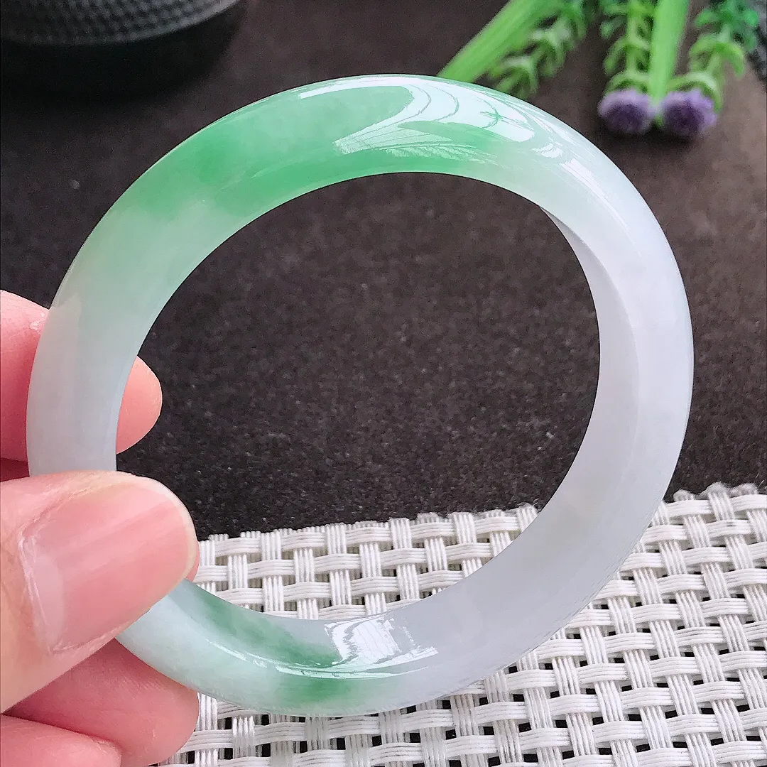 实拍A货翡翠55/12/8.1老坑冰胶水灵冰晴甜绿手镯宽边翡翠玉镯女款