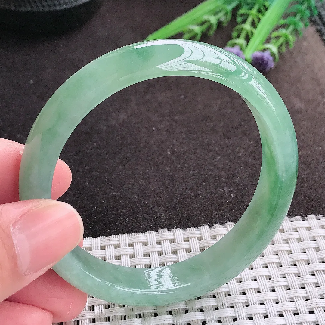 实拍A货翡翠57/12.5/7.3老坑冰胶水灵冰晴满绿手镯宽边翡翠玉镯女款