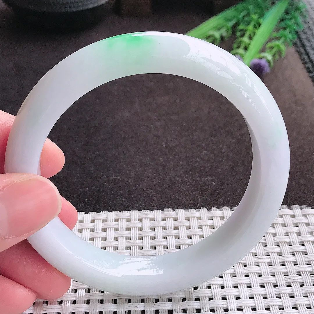 实拍A货翡翠60.5/11.8/9.2老坑精美冰润飘绿手镯宽边翡翠玉镯女款