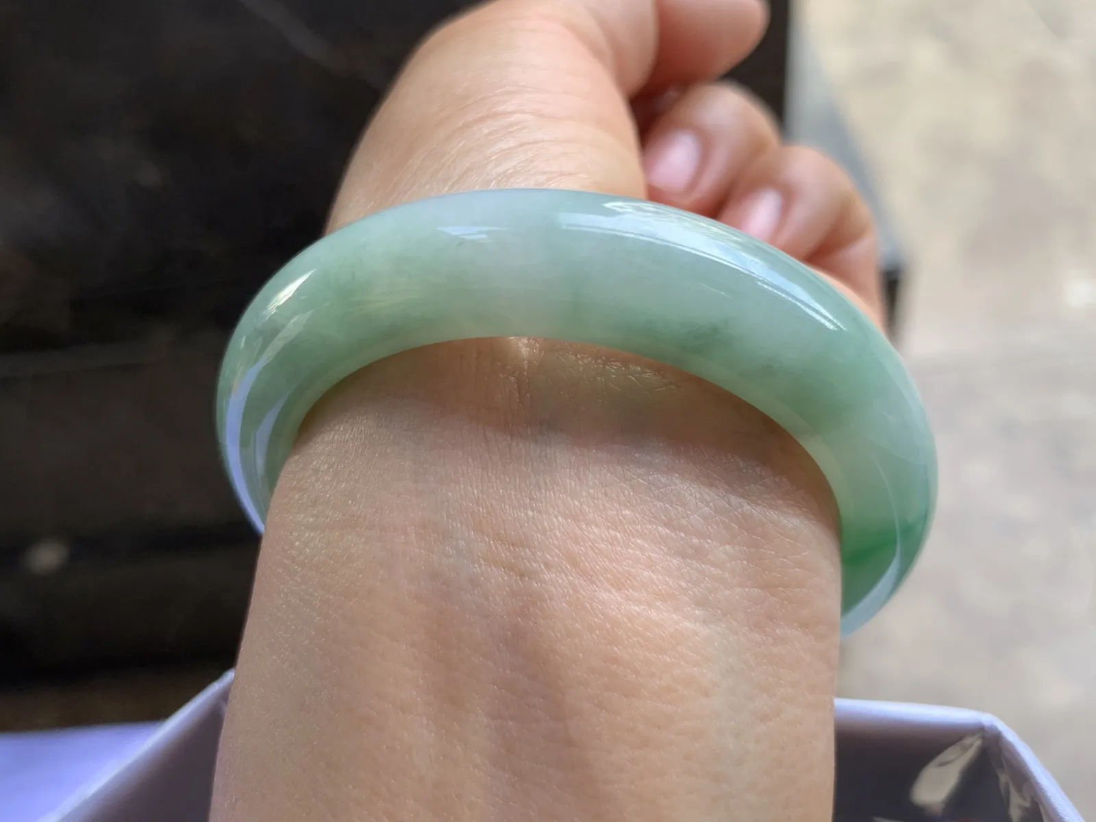 51-12.3-8.5mm
带色手镯 底子细腻 感受漂亮 小手福利 推荐