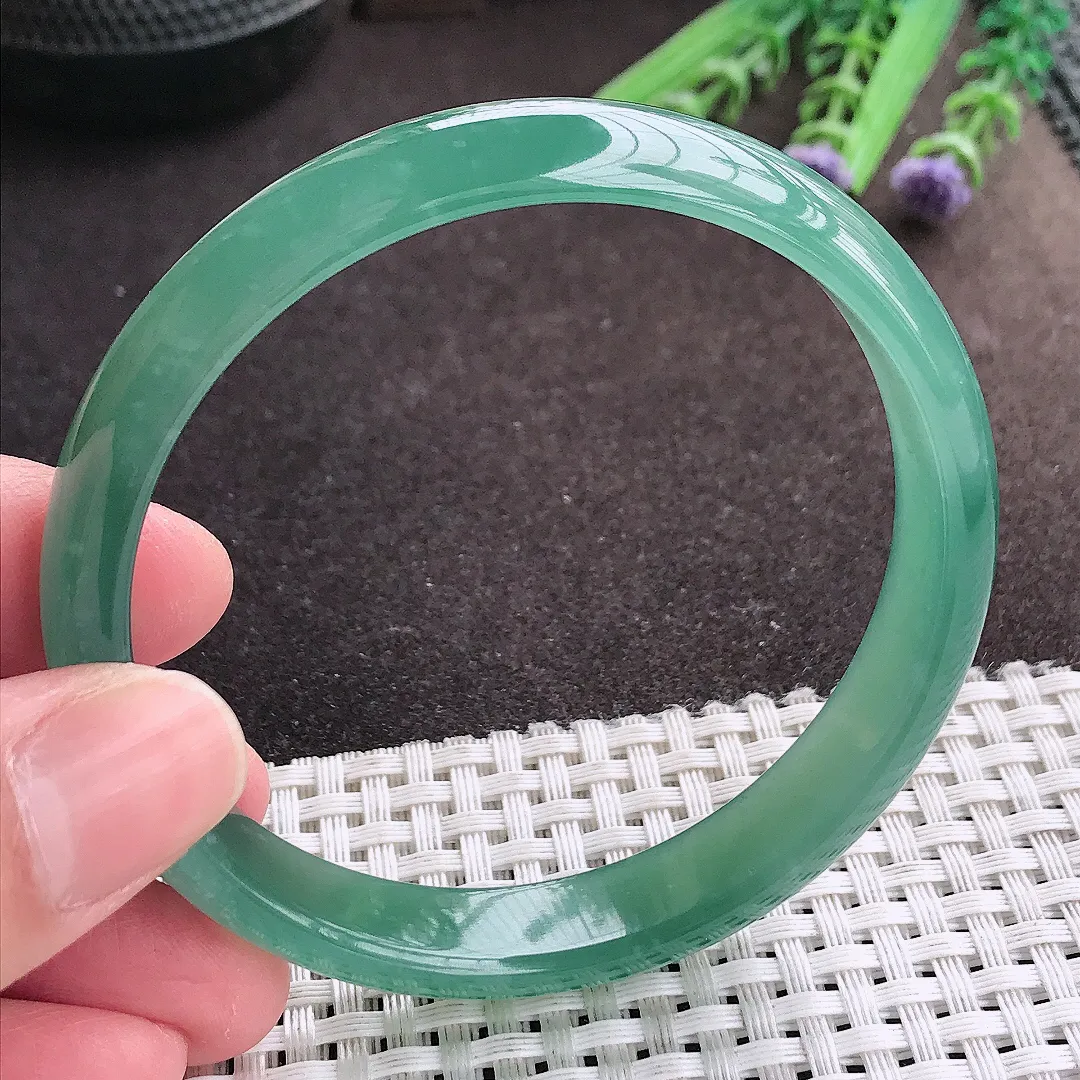 实拍A货翡翠61.5/11.8/6.2老坑冰胶果冻满色蓝韵手镯宽边翡翠玉镯女款