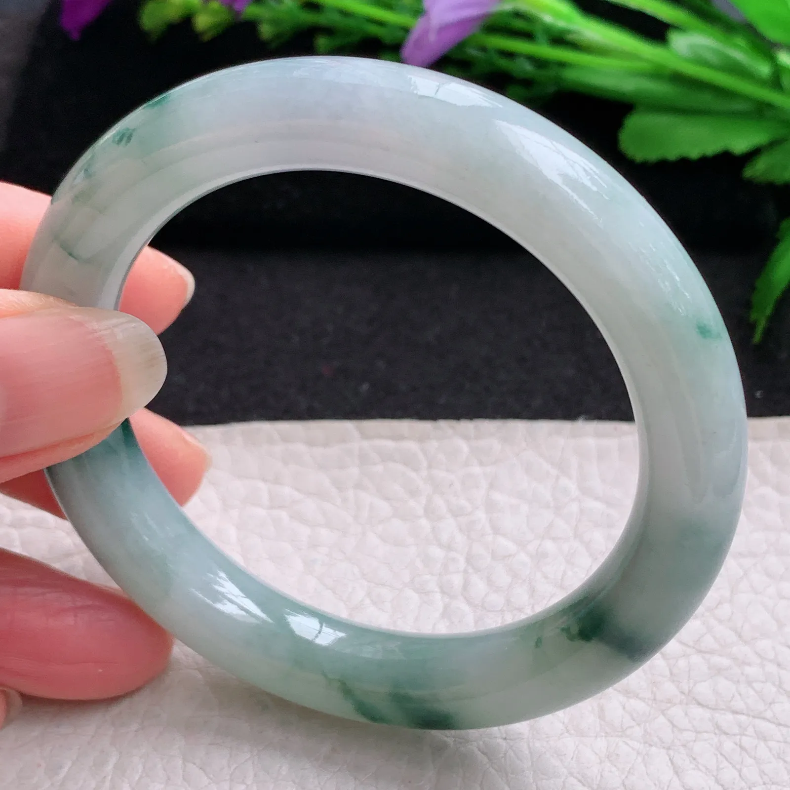 ee实拍53*10*9美人镯 缅甸翡翠精美飘花灵动圆条玉手镯 美人镯