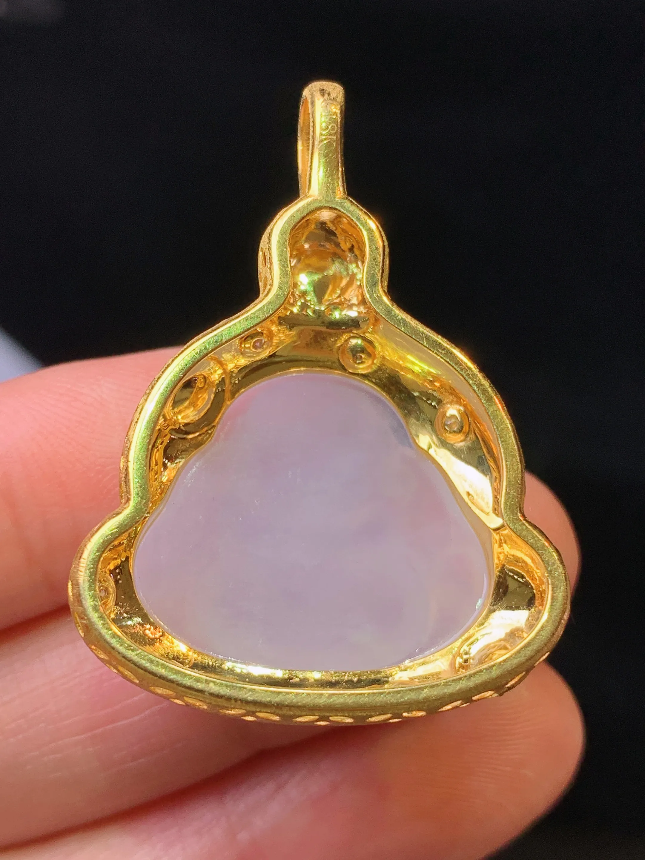 18k金钻镶嵌淡紫罗兰佛公吊坠 玉质细腻 色泽清新艳丽 整体尺寸37.7*27.6*12