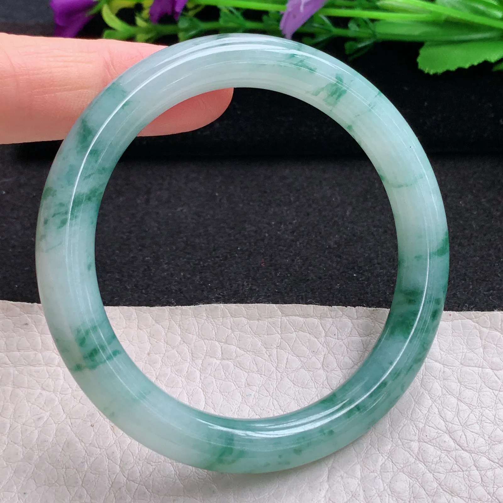 p实拍56*8.5*9美人镯 缅甸翡翠精美冰飘花圆条玉手镯 玉手环