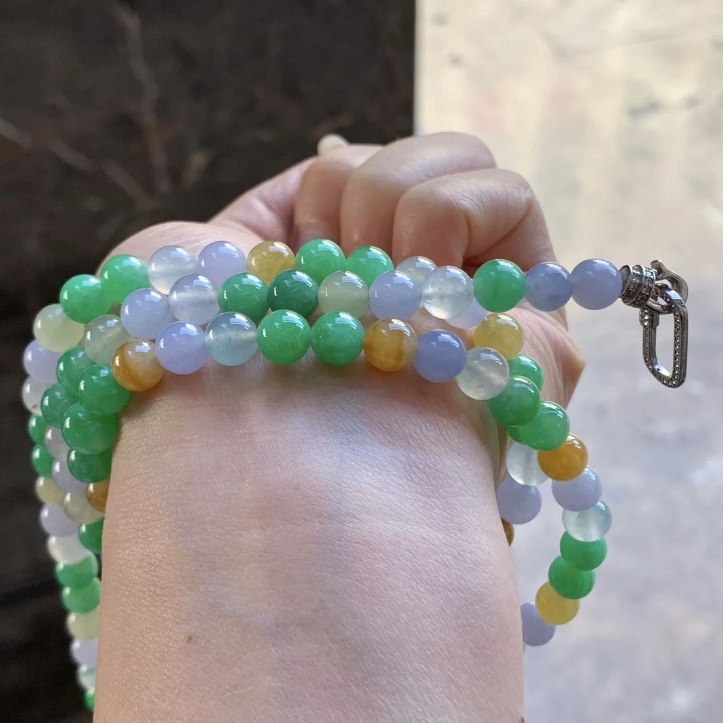 多彩珠链^_^鲜艳 玉质温润 尺寸7.5