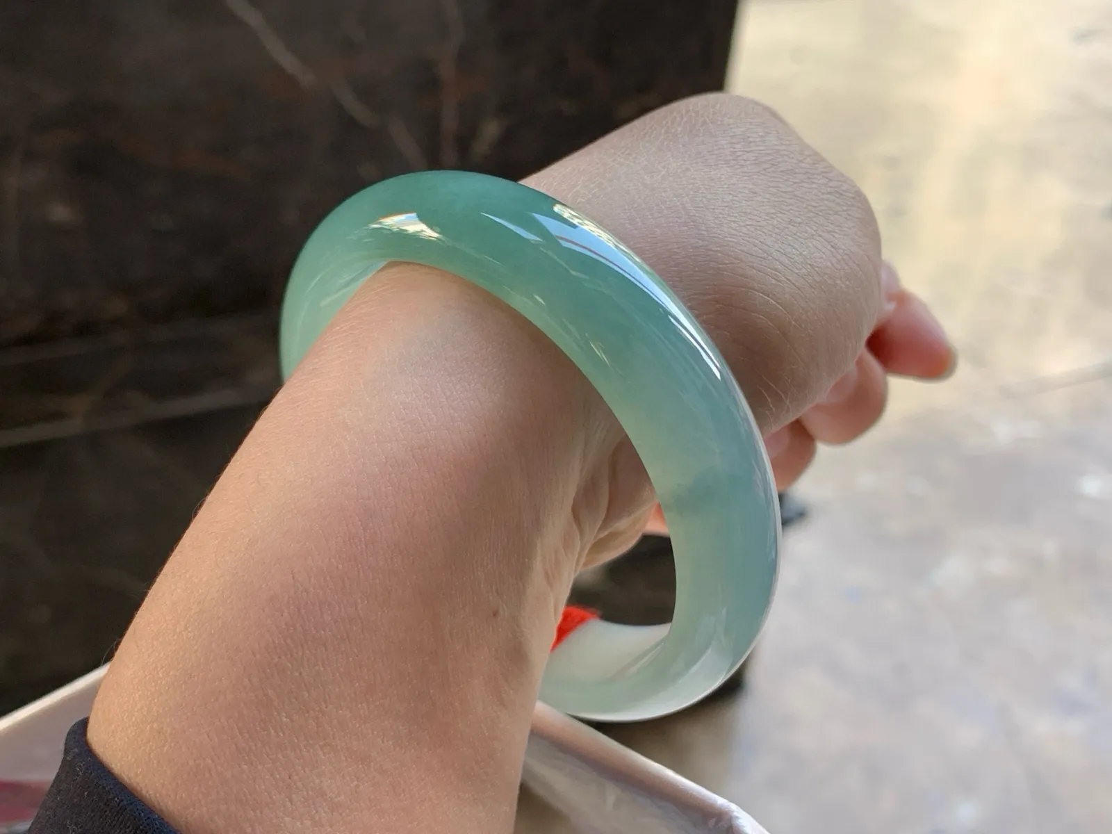 59-15-7.8
冰蓝花宽版手镯^_^起光 鲜艳 完美