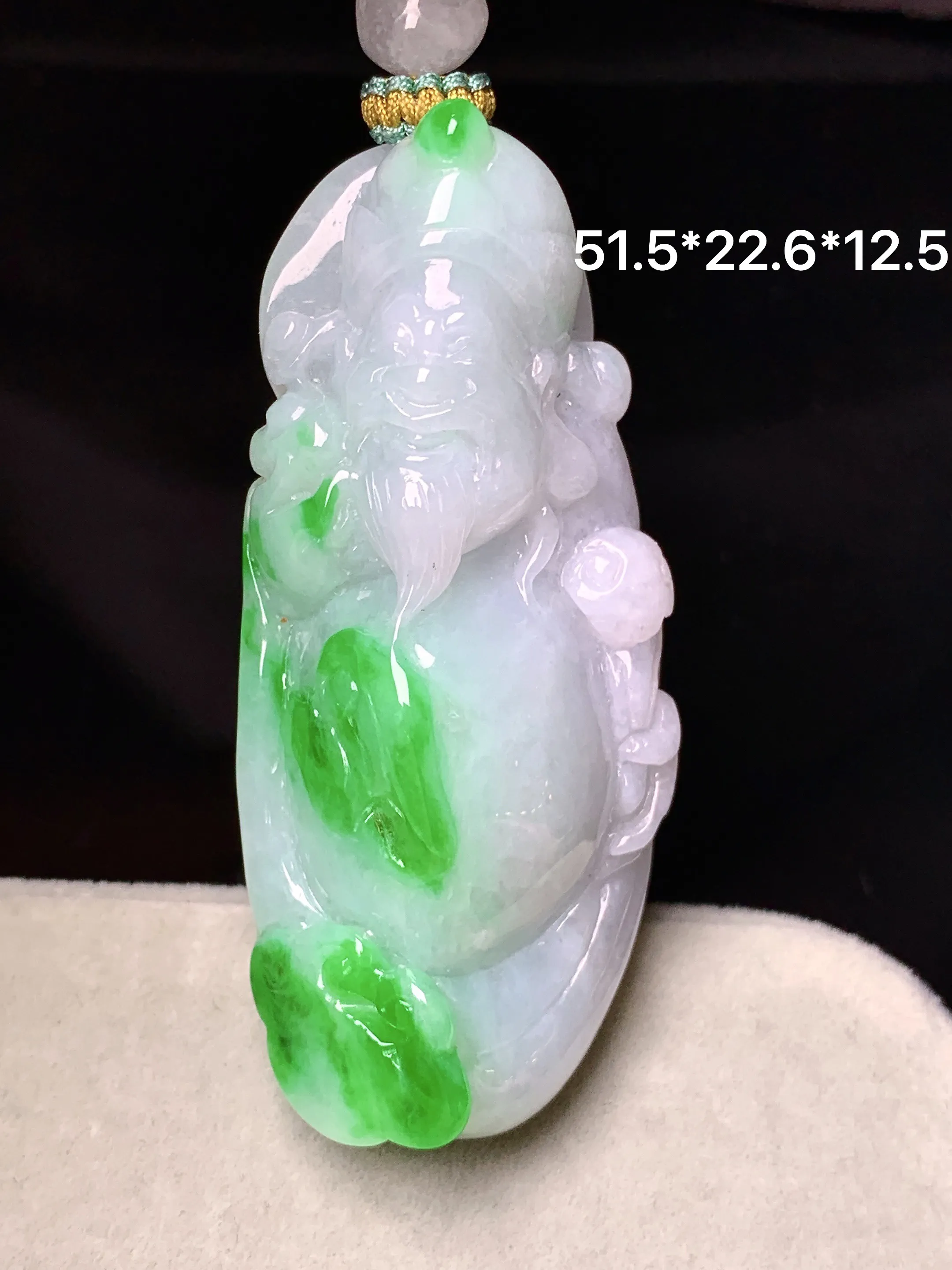 飘绿财神爷吊坠 玉质细腻 色泽清新艳丽 整体尺寸51.5*22.6*12.5