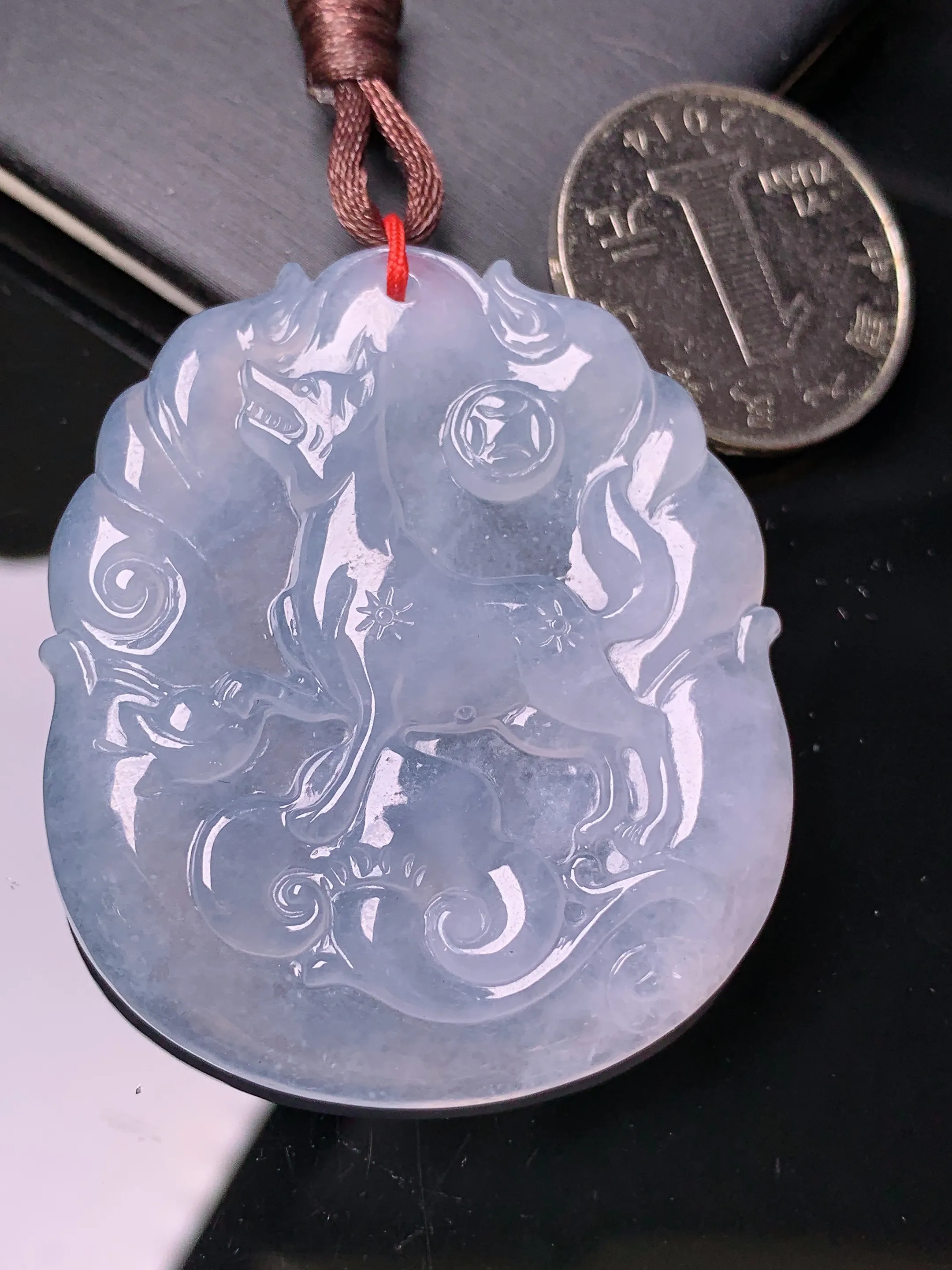 冰种生肖狗牌吊坠 玉质细腻 色泽清新艳丽 整体尺寸48.5*41.2*5.8