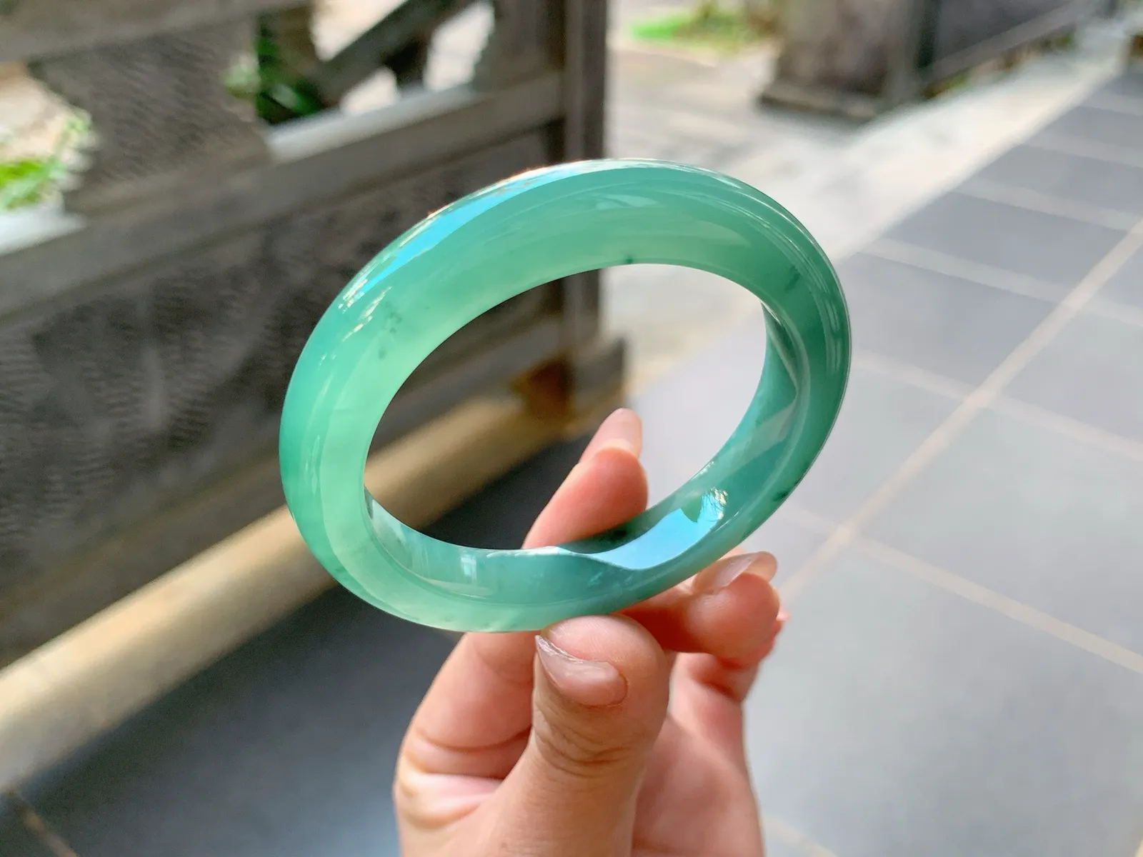 ｜52圈口
满色油青底，油润大方胶润透体，超级养眼，一眼万年的感觉，