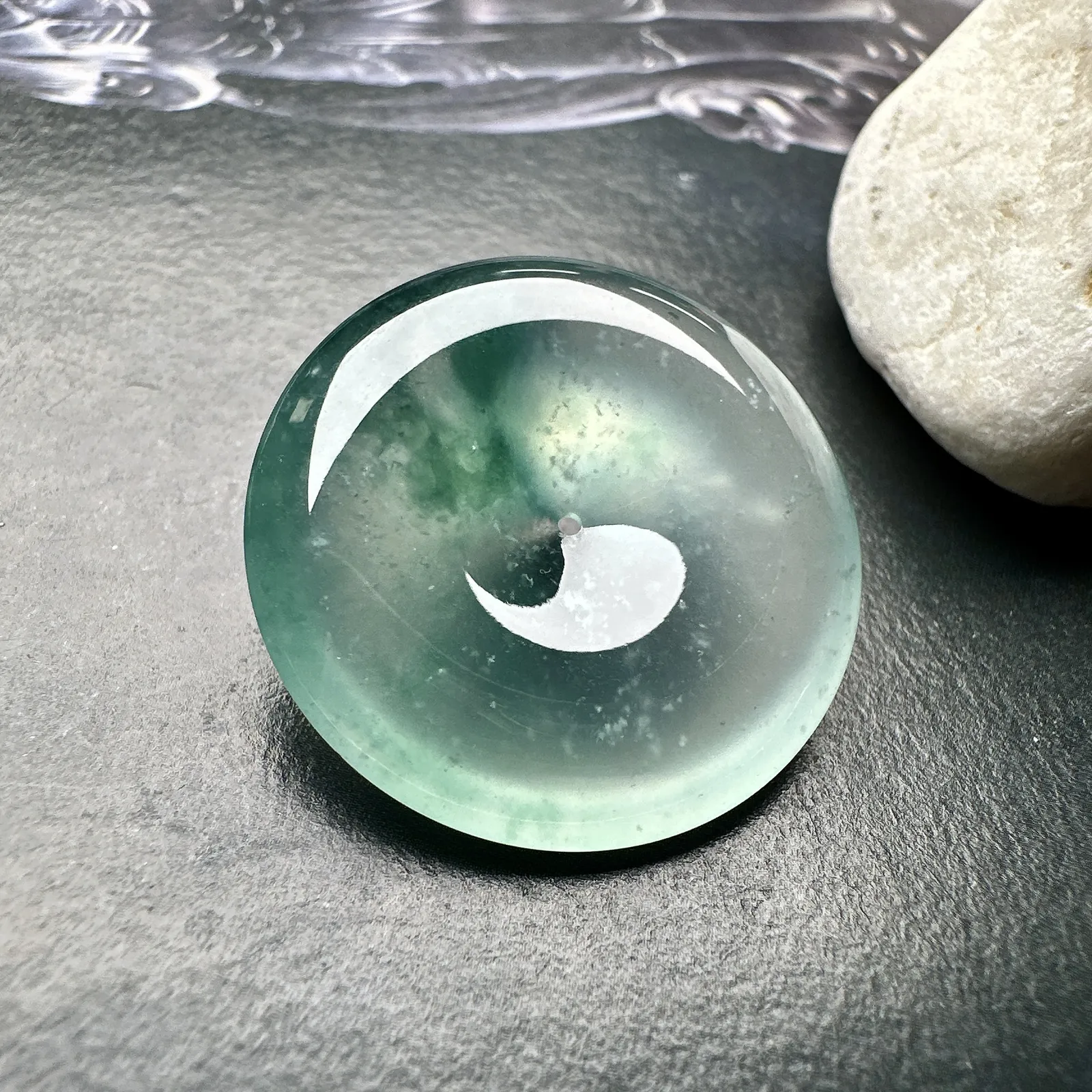 【冰种飘花平安扣】质地细腻冰润，品质很好，冰感十足，胶感明显，收藏品质