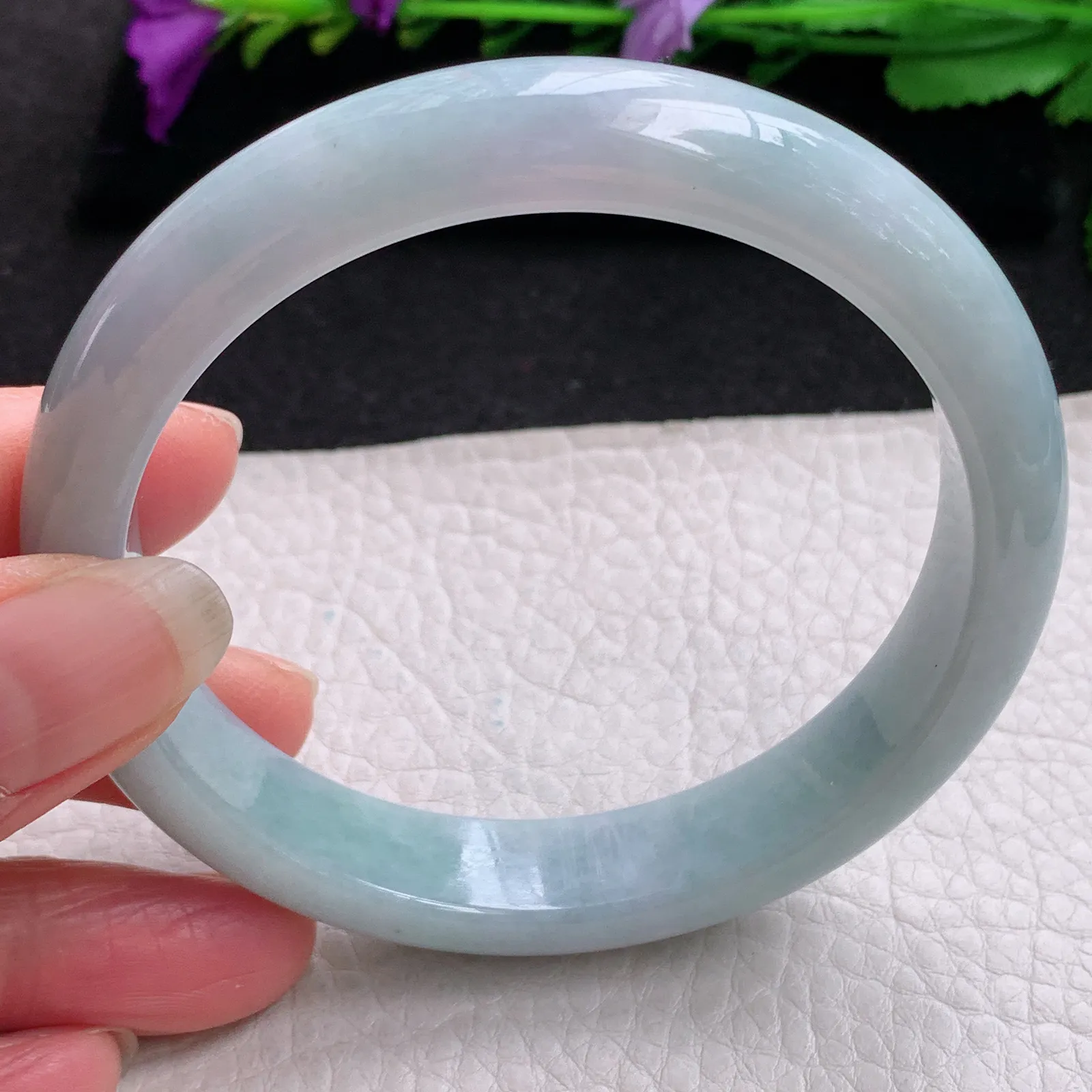 xx大圈口62*12.6*8平安镯 缅甸翡翠精美淡雅水润宽边玉手镯 玉手环