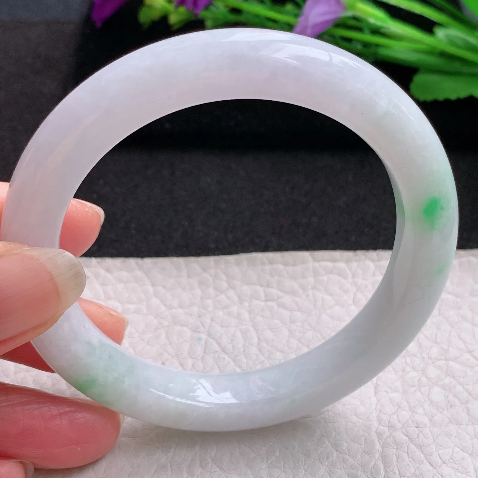 yh实拍57.5*10.5*9.5平安镯 缅甸翡翠精美白底青水润宽边玉手镯 玉手环