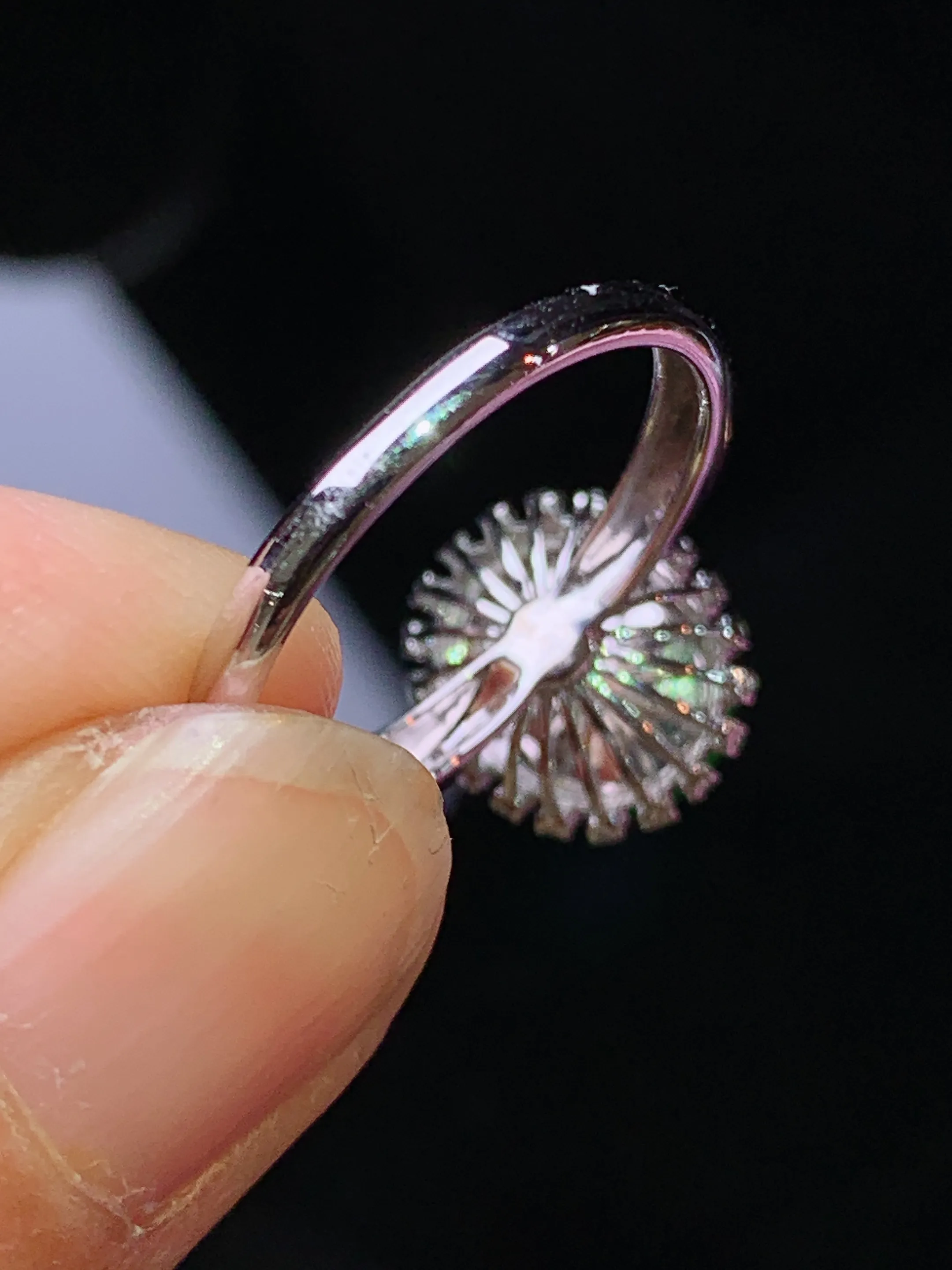 18k金钻镶嵌满绿蛋面戒指 玉质细腻 色泽清新艳丽 圈口12.5 整体尺寸11.6*10*7.5