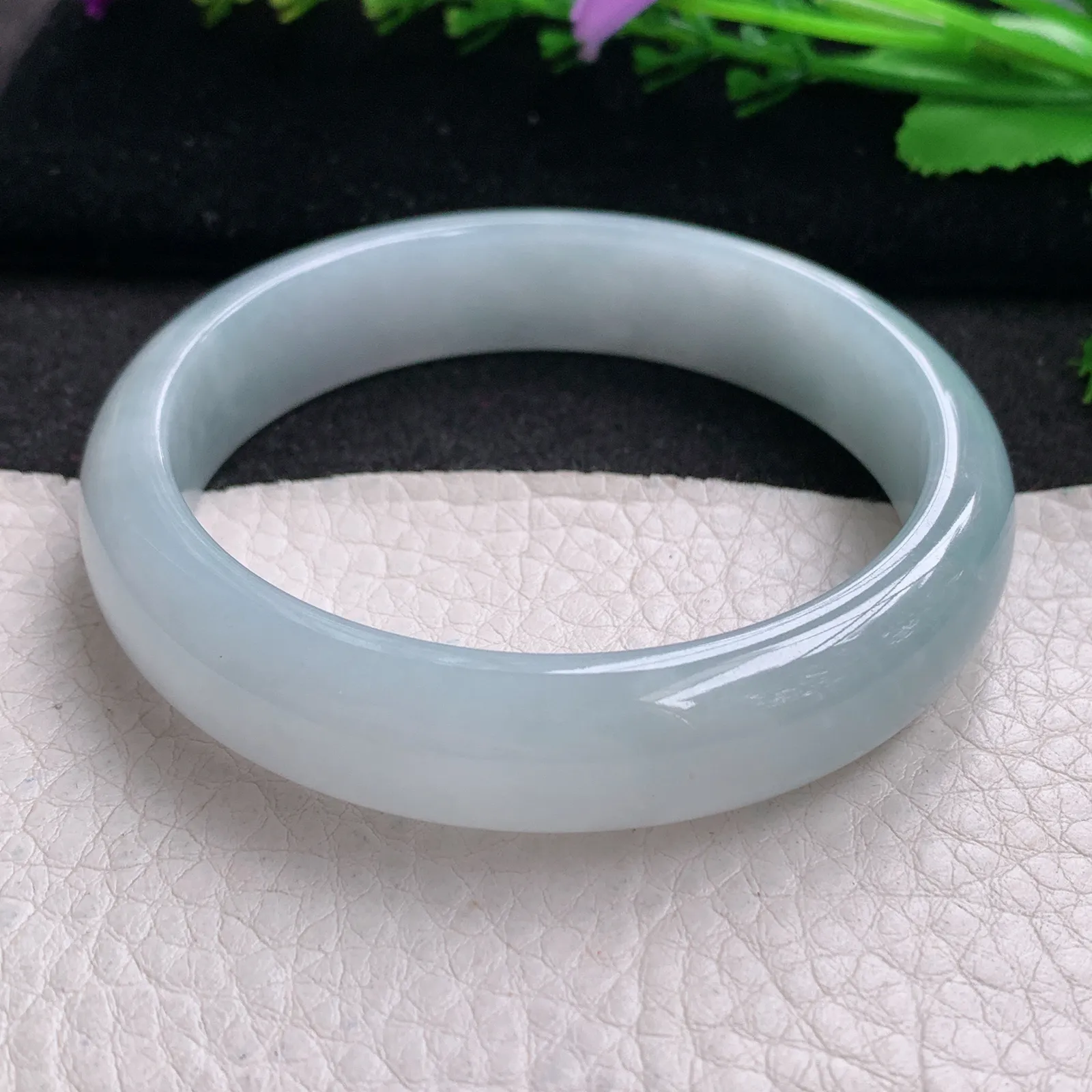 ee实拍56*13*7平安镯 缅甸翡翠精美淡蓝韵宽边玉手镯 玉手环