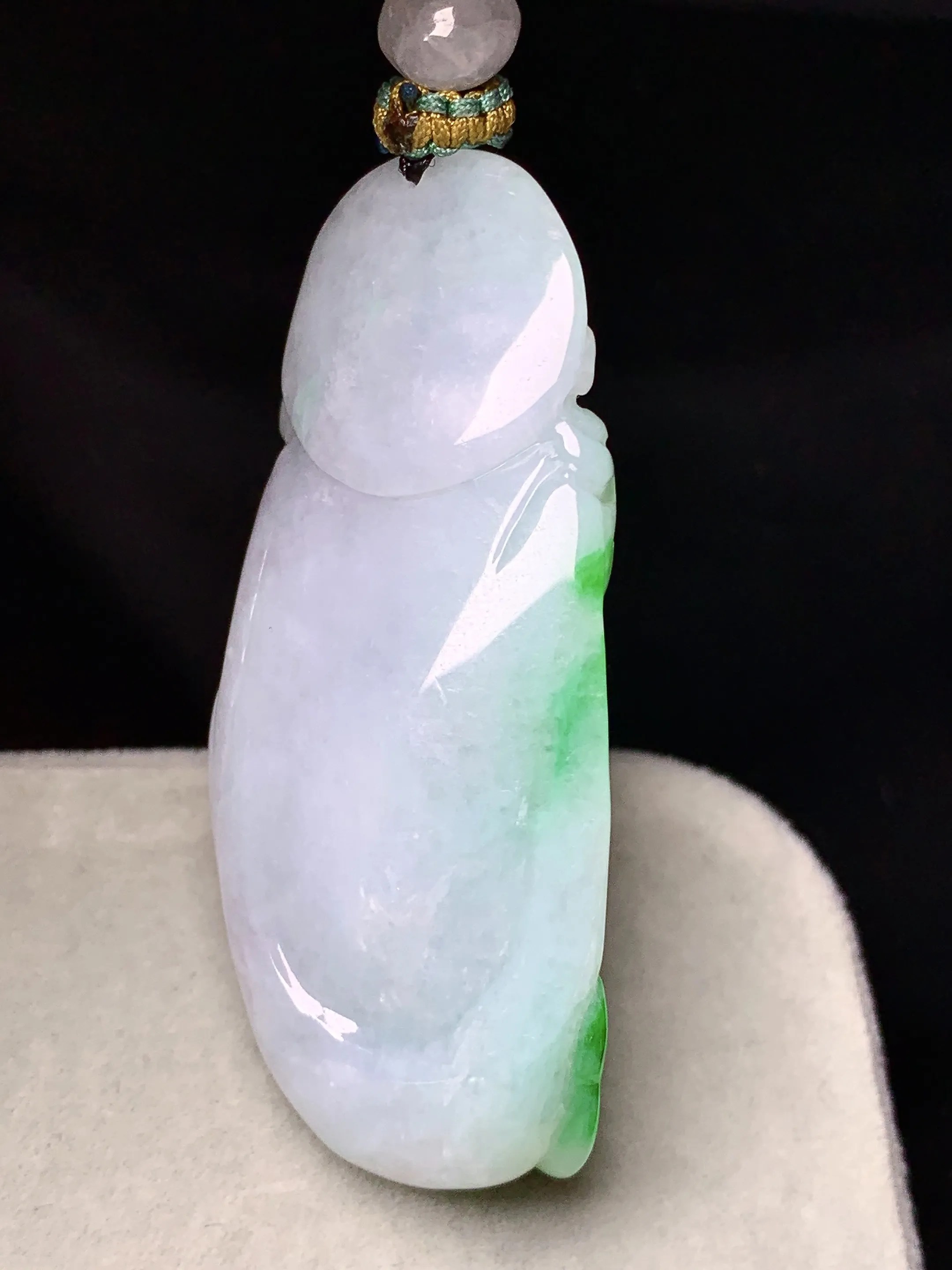 飘绿财神爷吊坠 玉质细腻 色泽清新艳丽 整体尺寸51.5*22.6*12.5