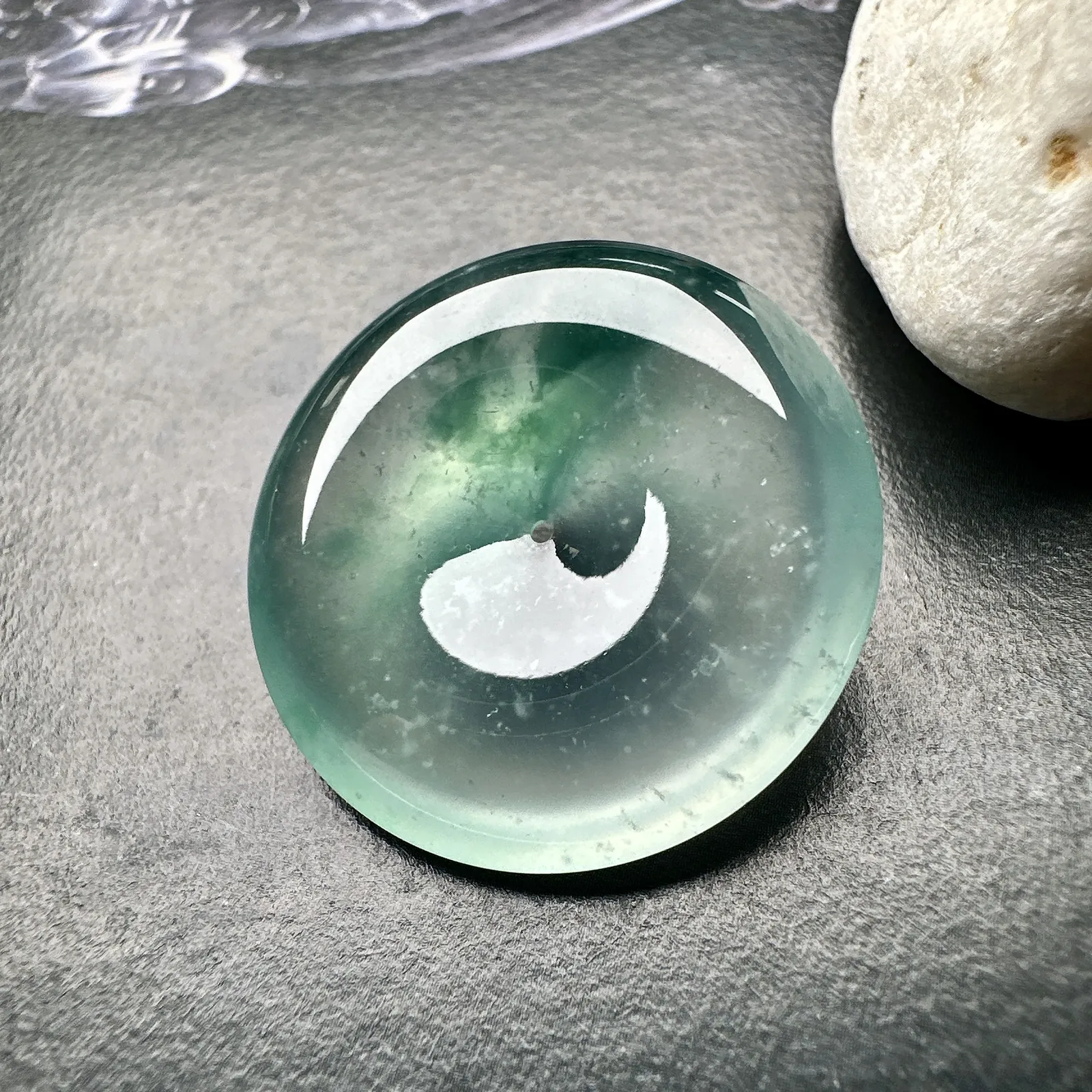 【冰种飘花平安扣】质地细腻冰润，品质很好，冰感十足，胶感明显，收藏品质