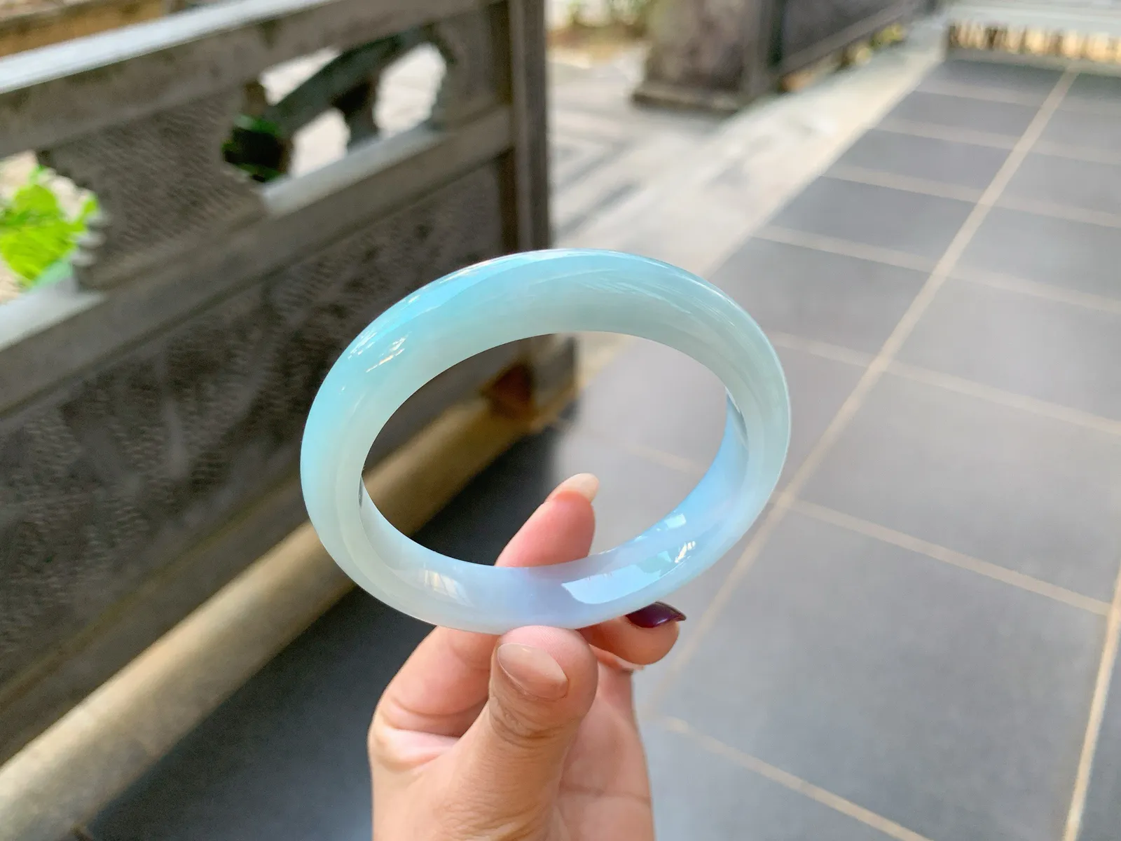 🩶｜59圈口
冰蓝晴，冰冰润润的，底妆细腻干净，与蓝天相伴
编号【01-20-10】