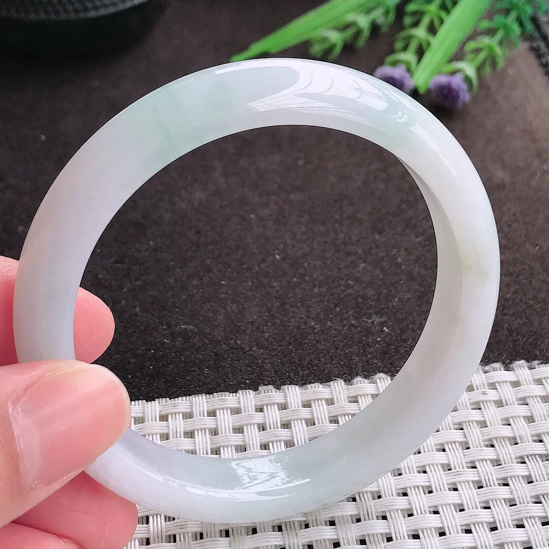 实拍A货翡翠57/11.5/7.8老坑冰纯起胶月光白手镯宽边翡翠玉镯女款