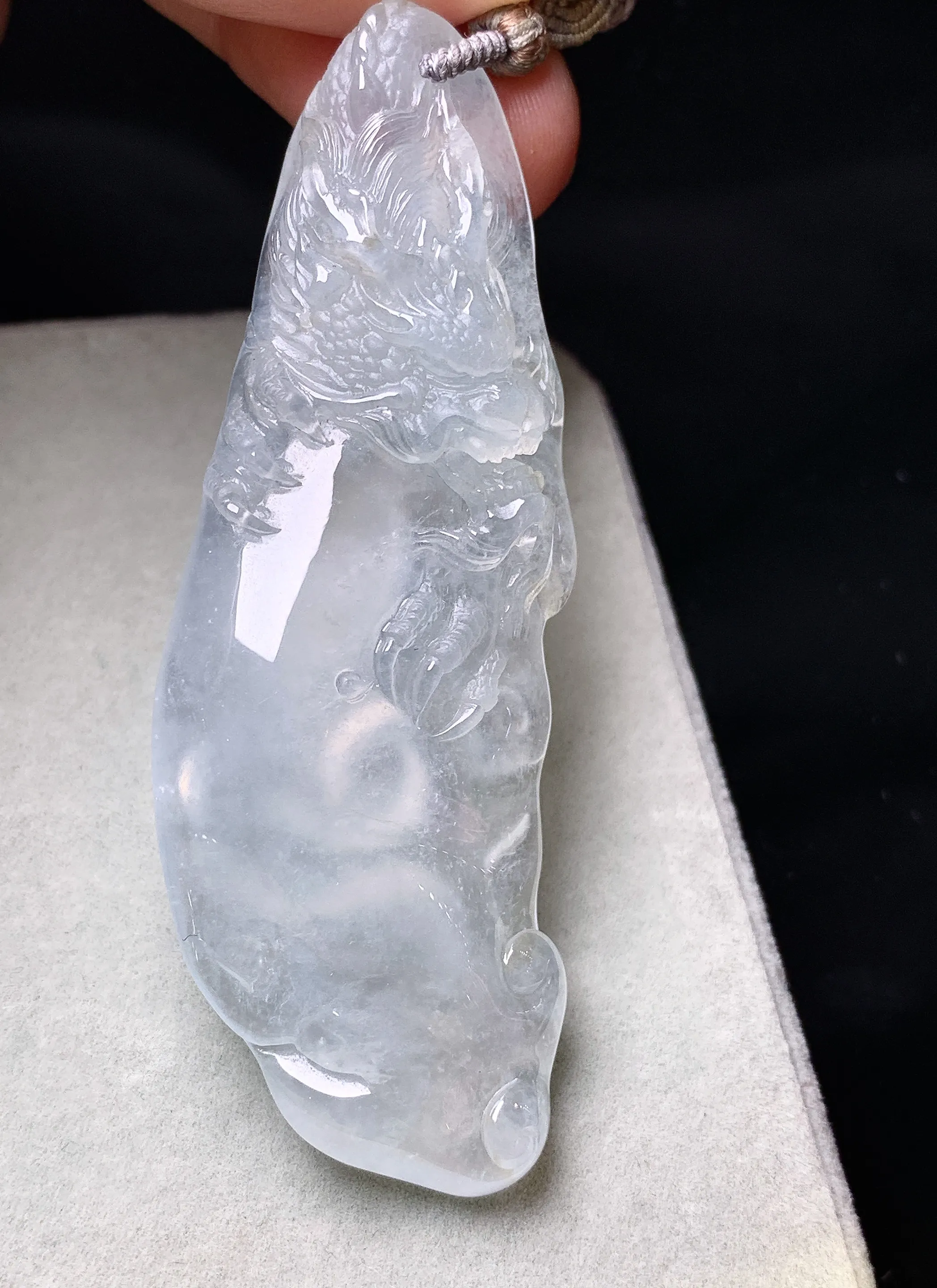 冰种龙牌吊坠 玉质细腻 色泽清新艳丽 整体尺寸70.3*24*9