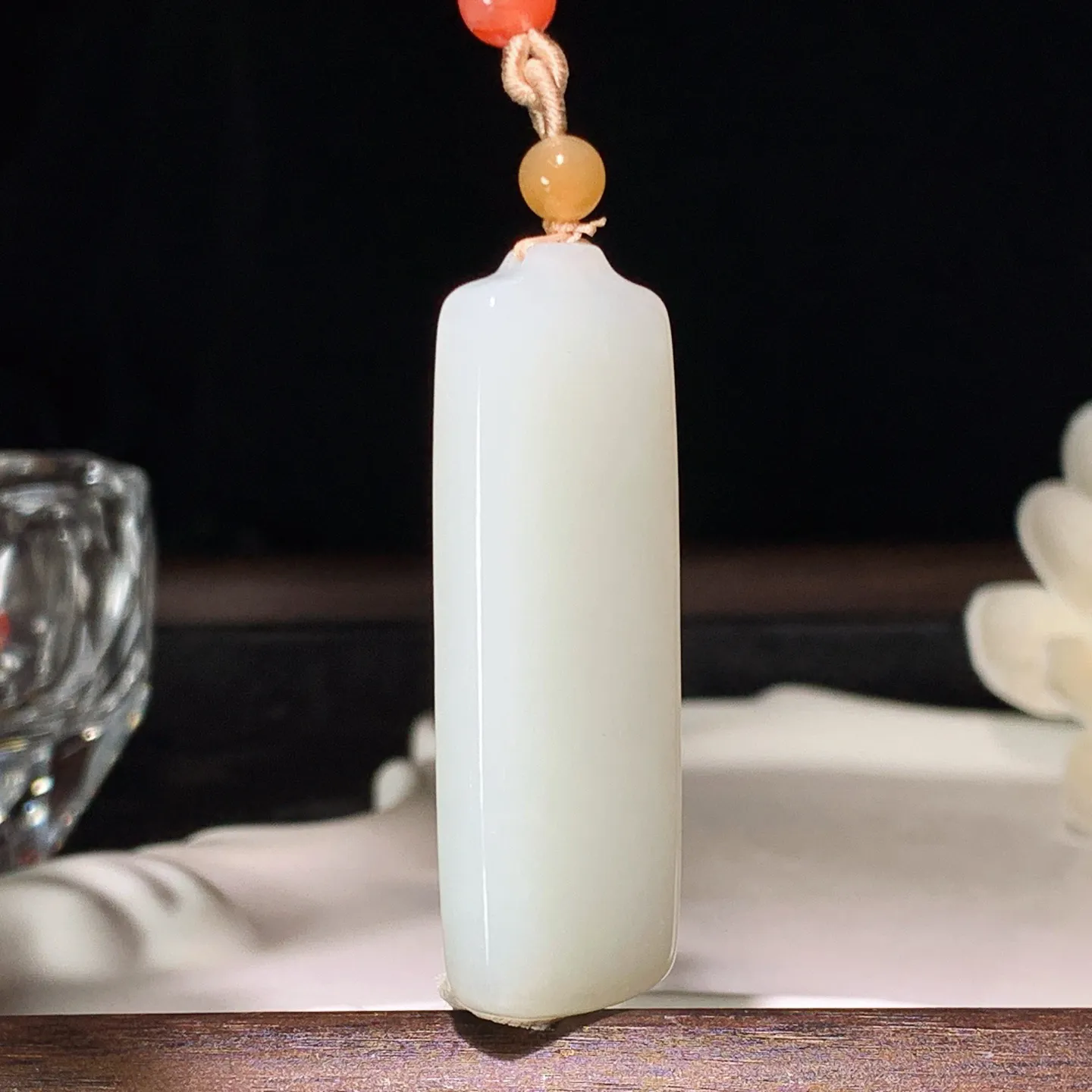 和田玉羊脂白平安无事牌挂件 尺寸52/18/7mm重21克。玉质细腻油润。手推出油。品相大气 lt260121