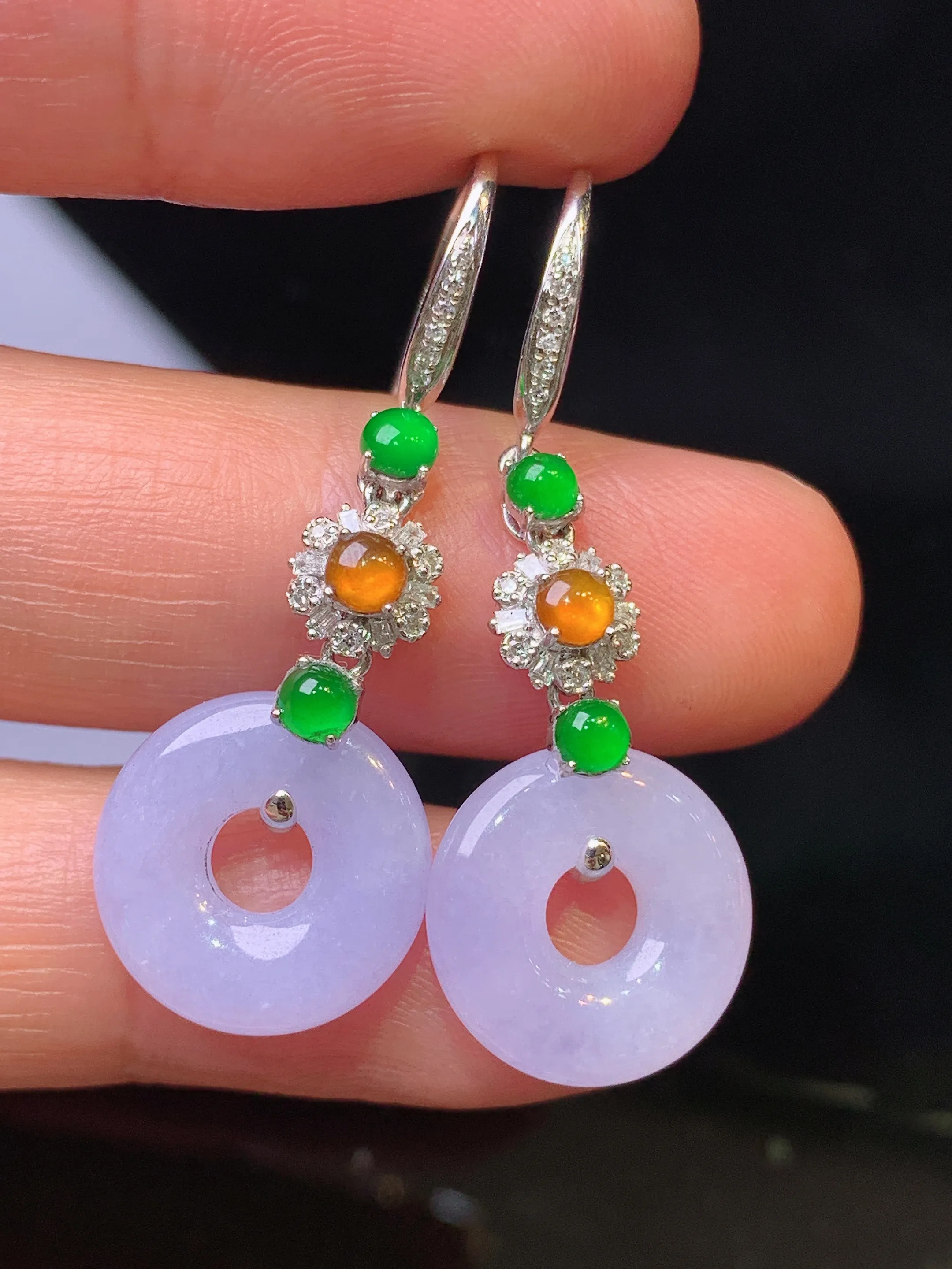 18k金钻镶嵌紫罗兰平安扣耳坠 玉质细腻 色泽清新艳丽 整体尺寸37.8*13.5*3.5